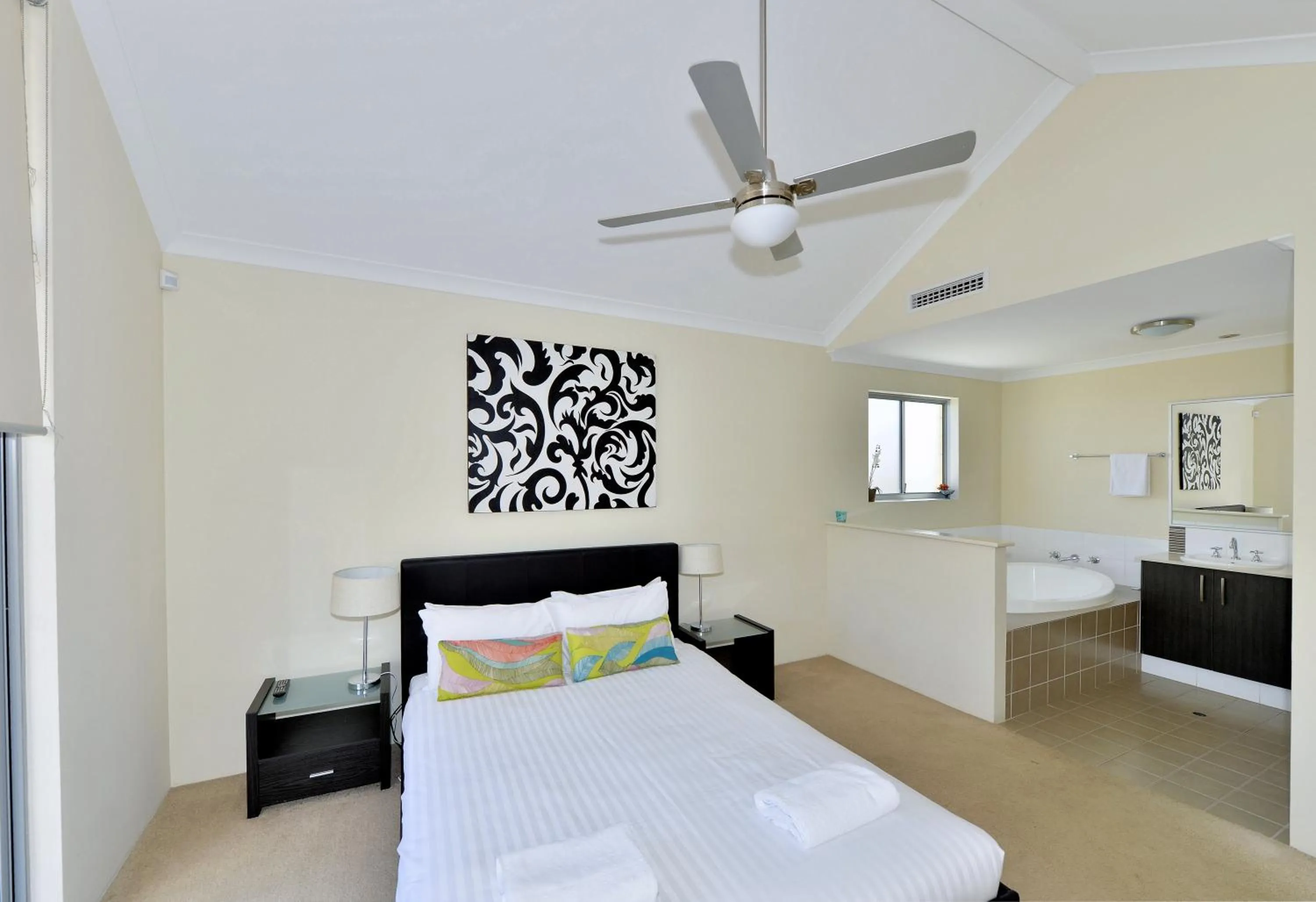 Bathroom, Bed in Serenity on the Terrace