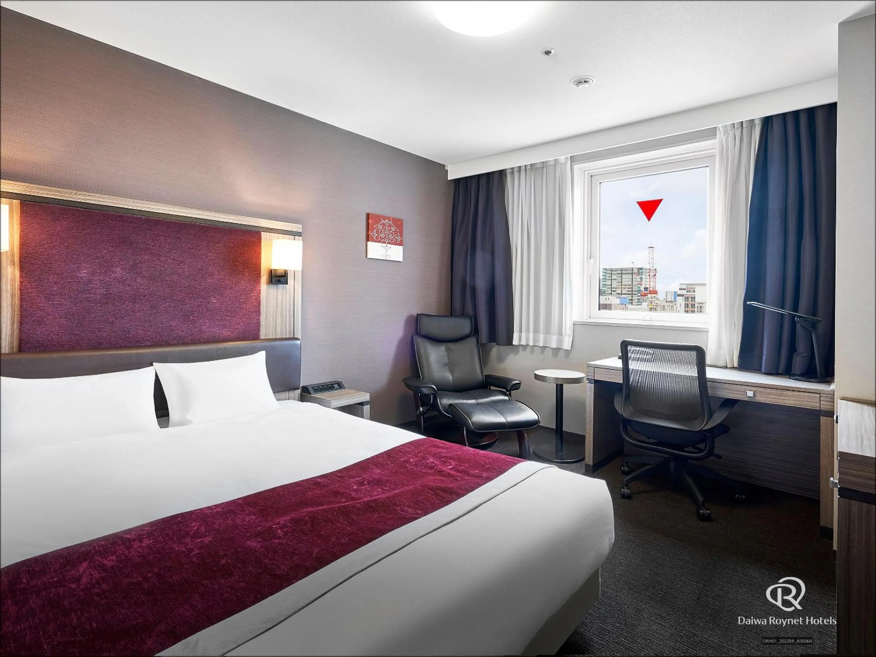 Photo of the whole room, Bed in Daiwa Roynet Hotel Sapporo-Susukino