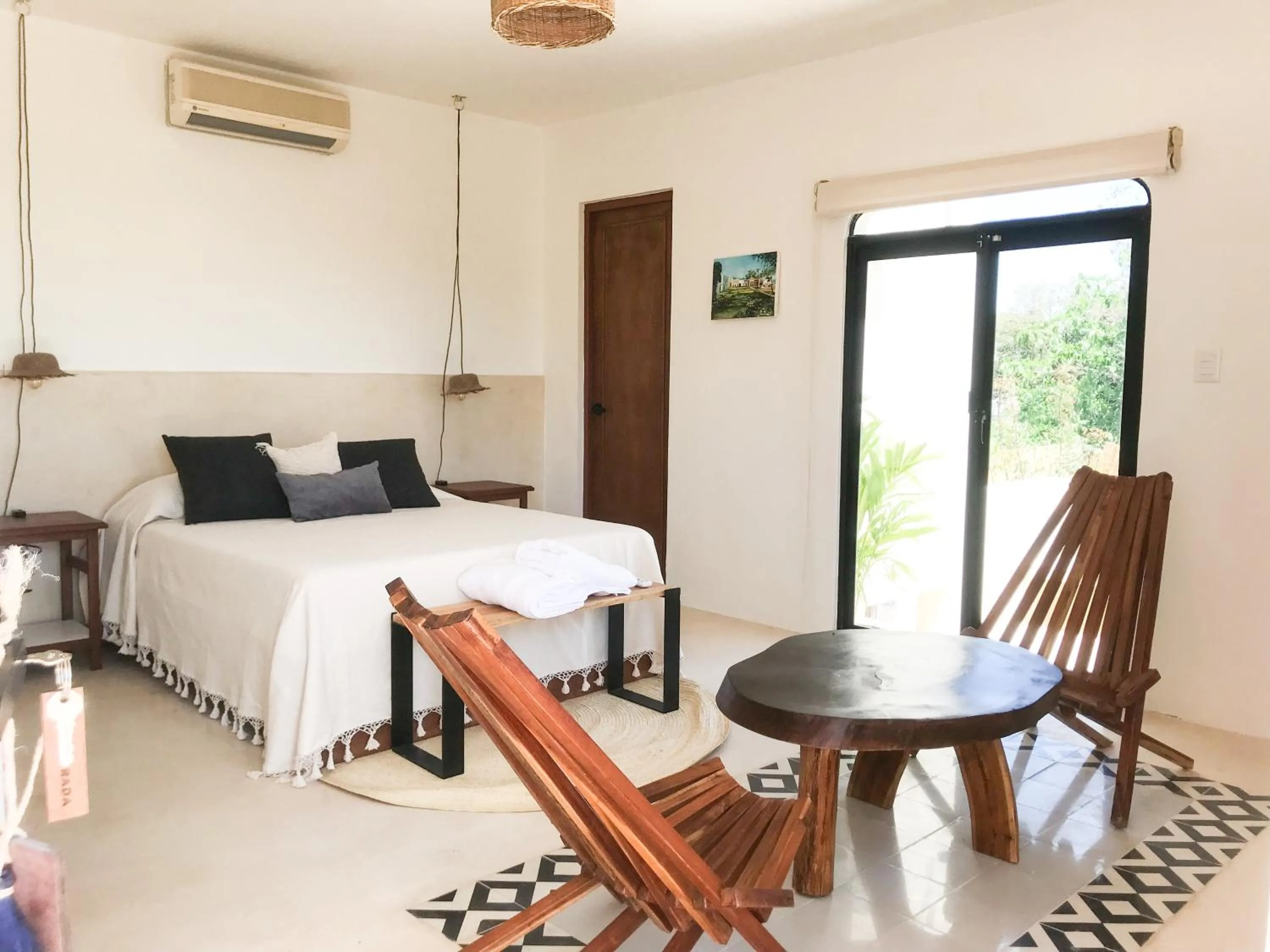 Photo of the whole room, Bed in Kuka y Naranjo