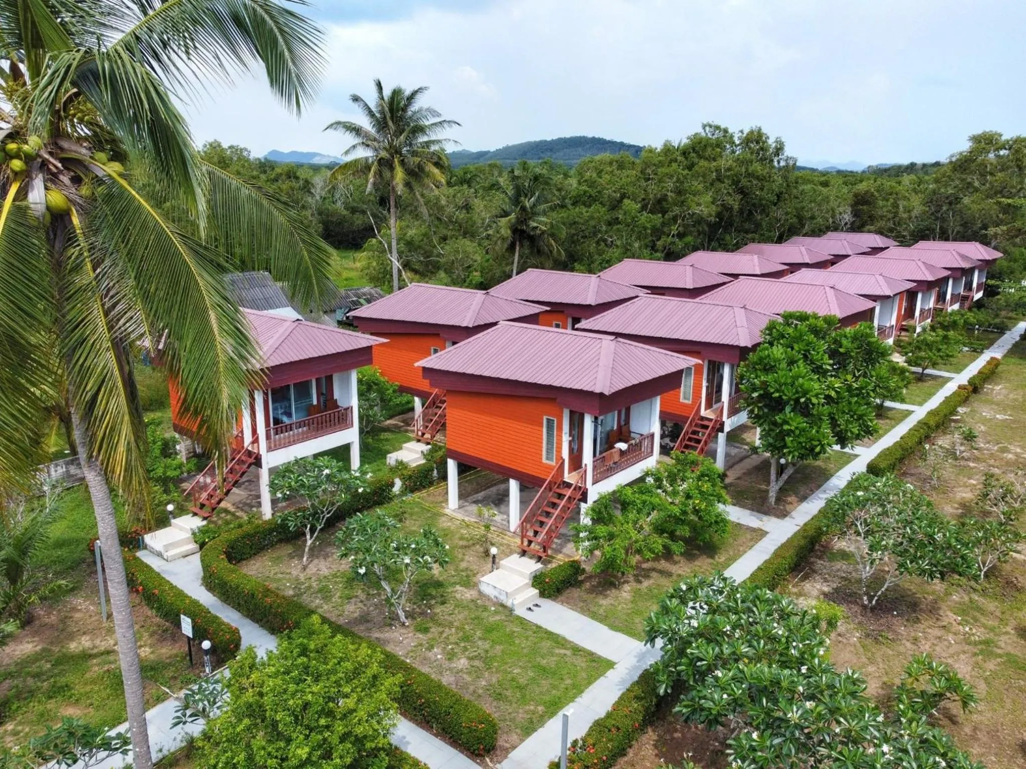 Property building in Horizon Beach Resort Koh Jum