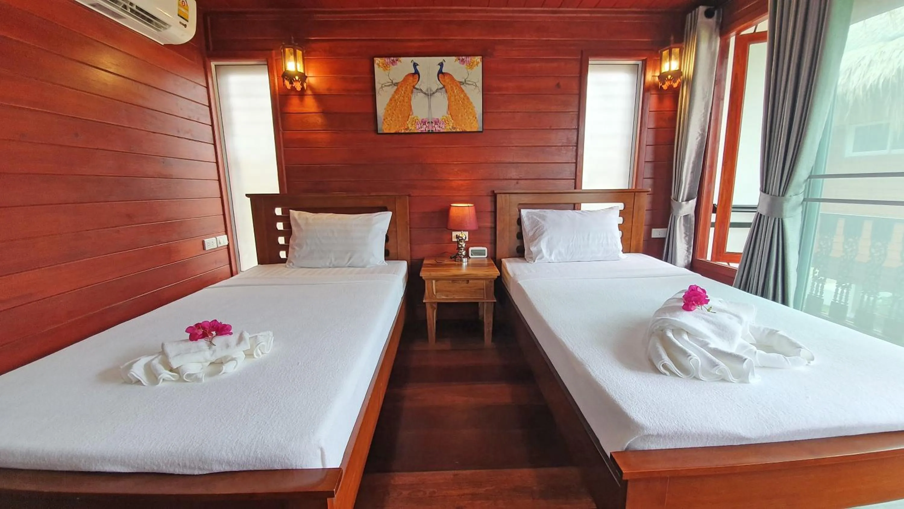 Bedroom, Bed in Horizon Beach Resort Koh Jum