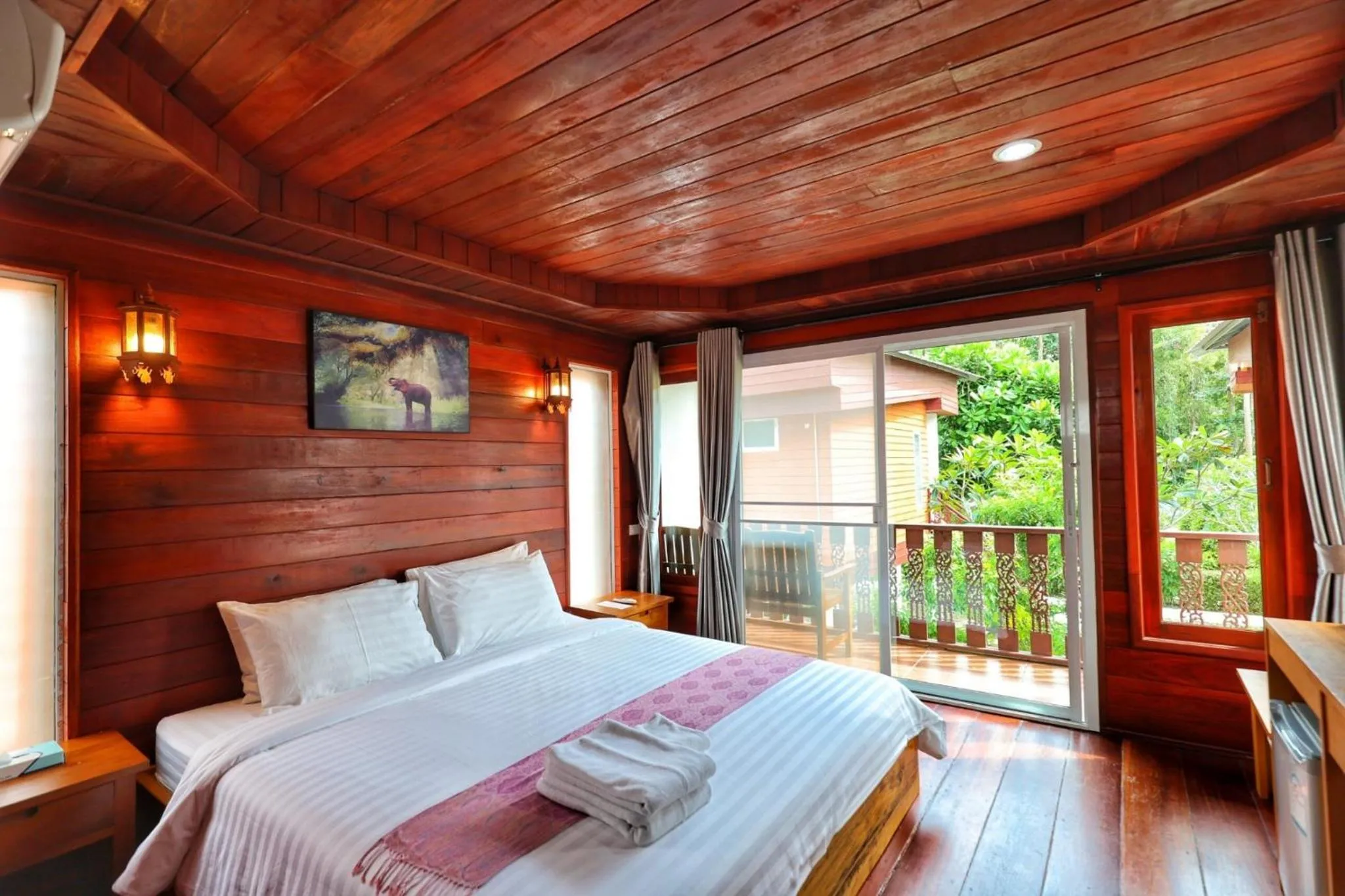 Property building, Bed in Horizon Beach Resort Koh Jum