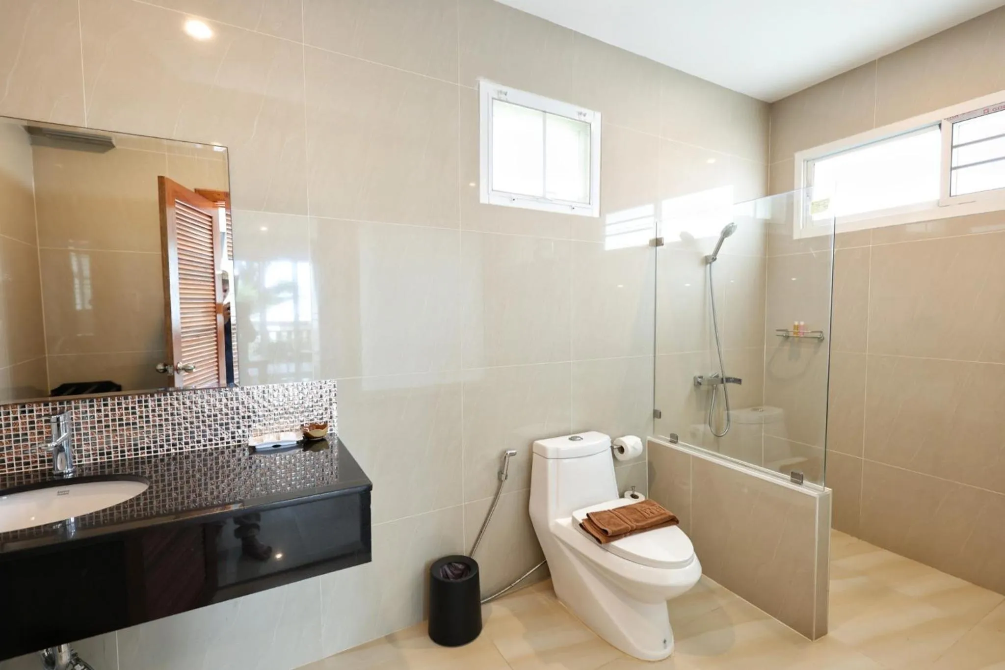 Property building in Horizon Beach Resort Koh Jum