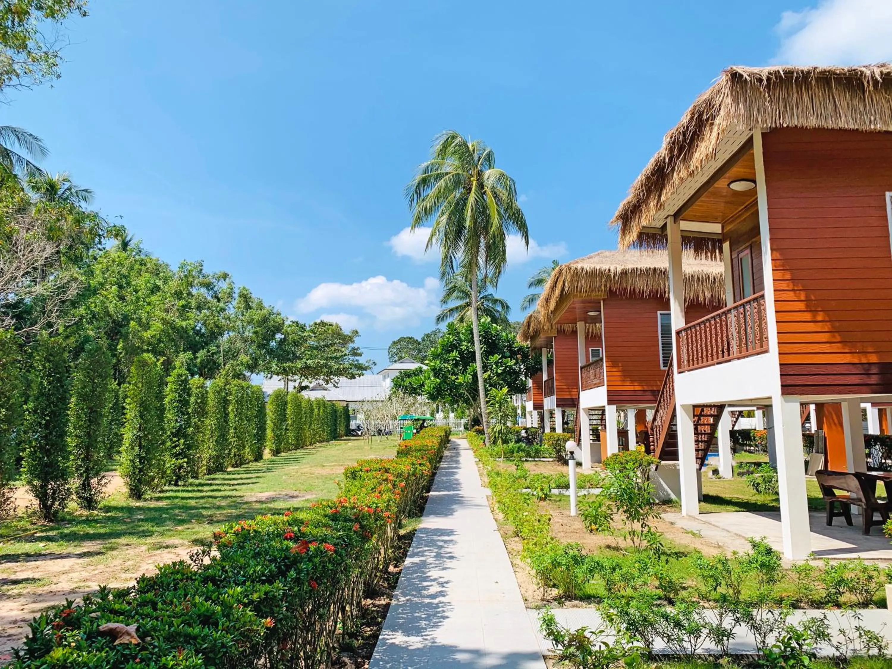 Property building in Horizon Beach Resort Koh Jum