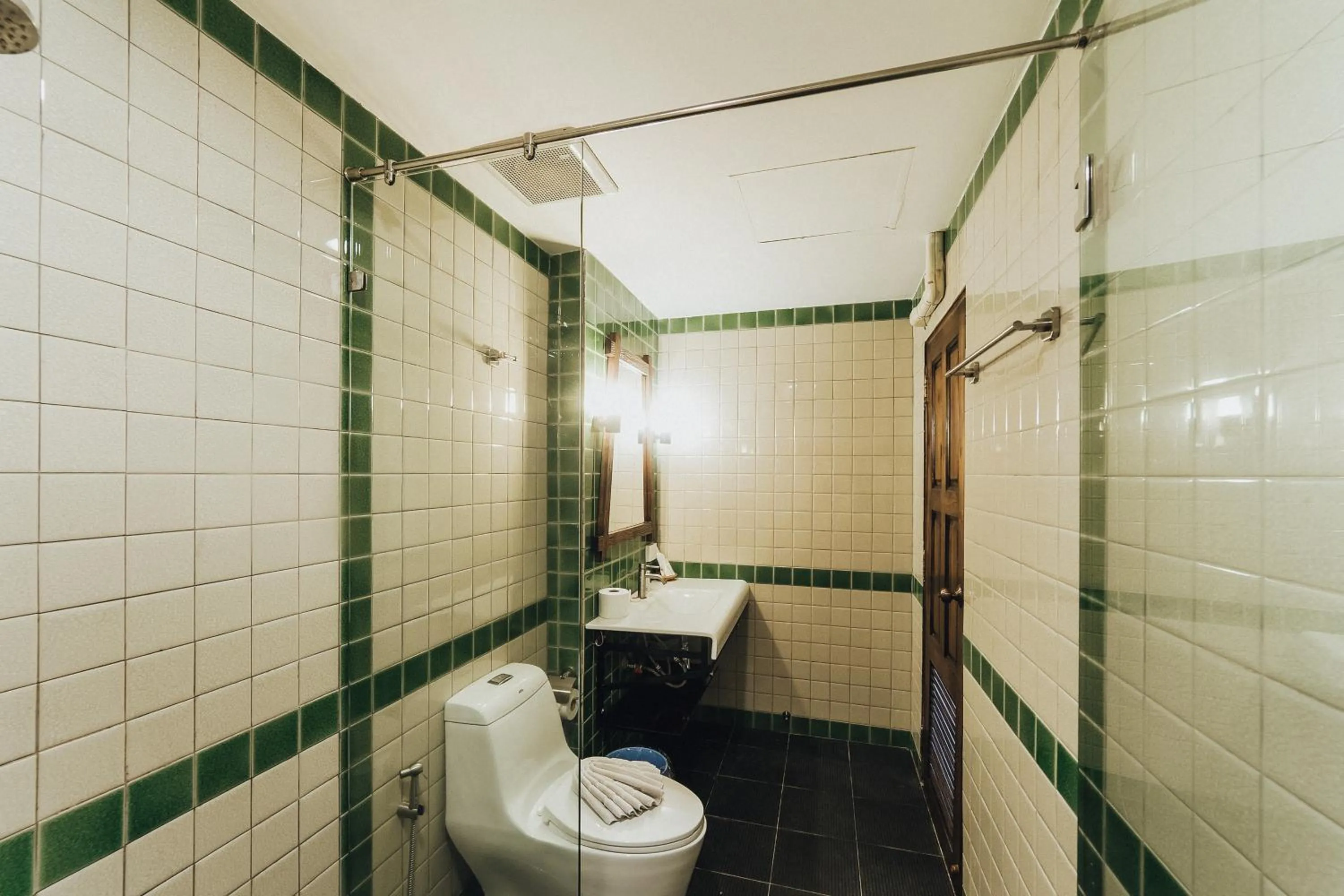 Bathroom in CC's Hideaway Kata - SHA Plus