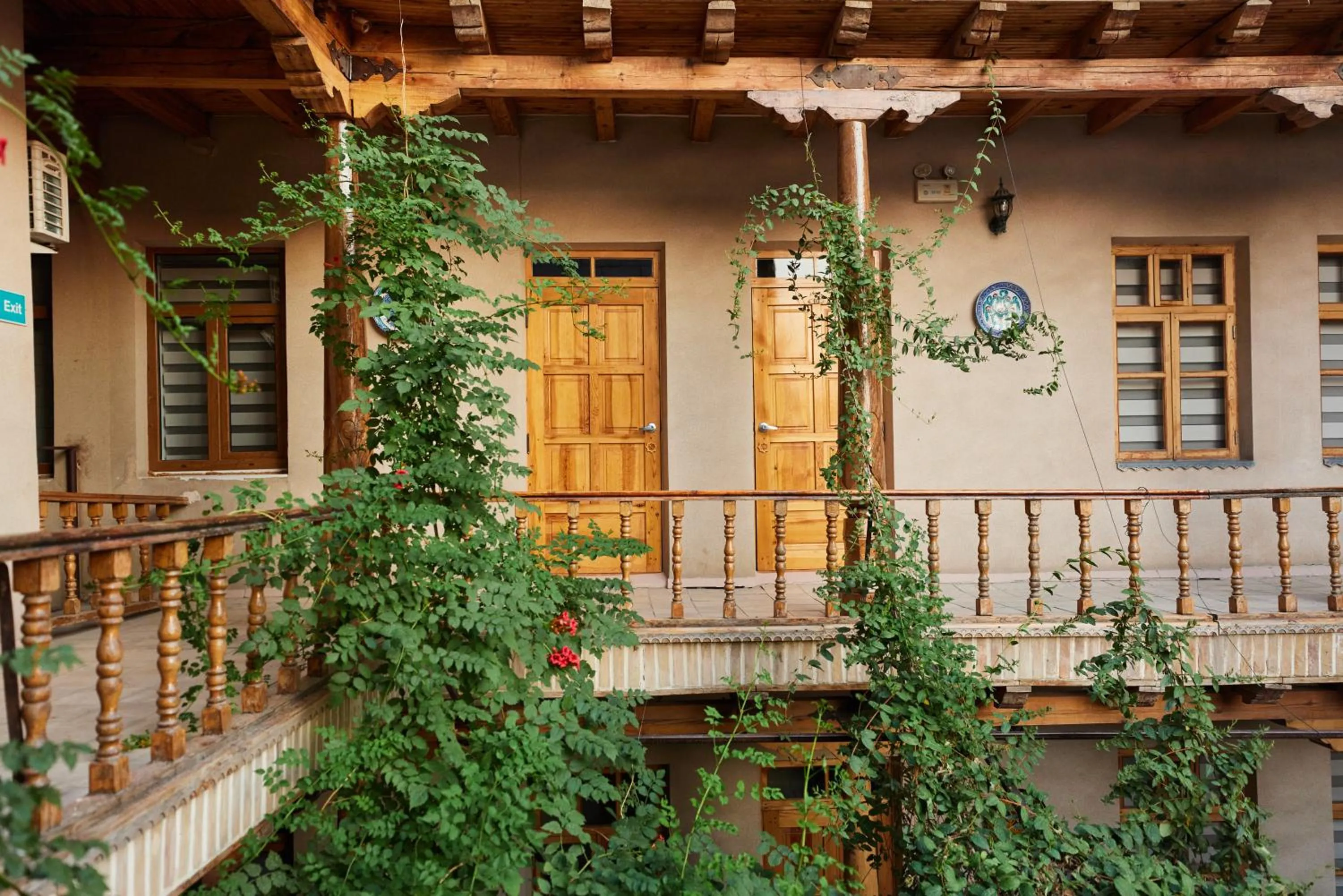 Decorative detail in Salom Inn