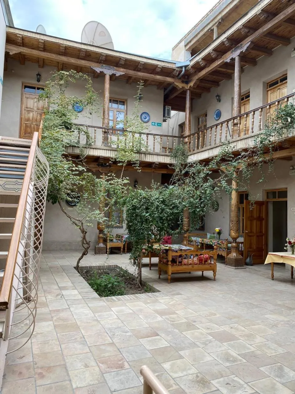 Patio in Salom Inn