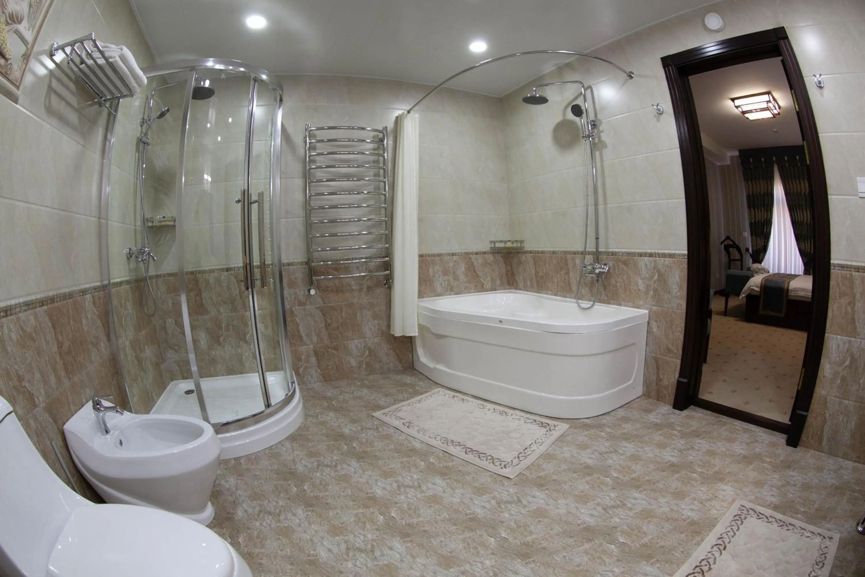 Shower in Zargaron Plaza