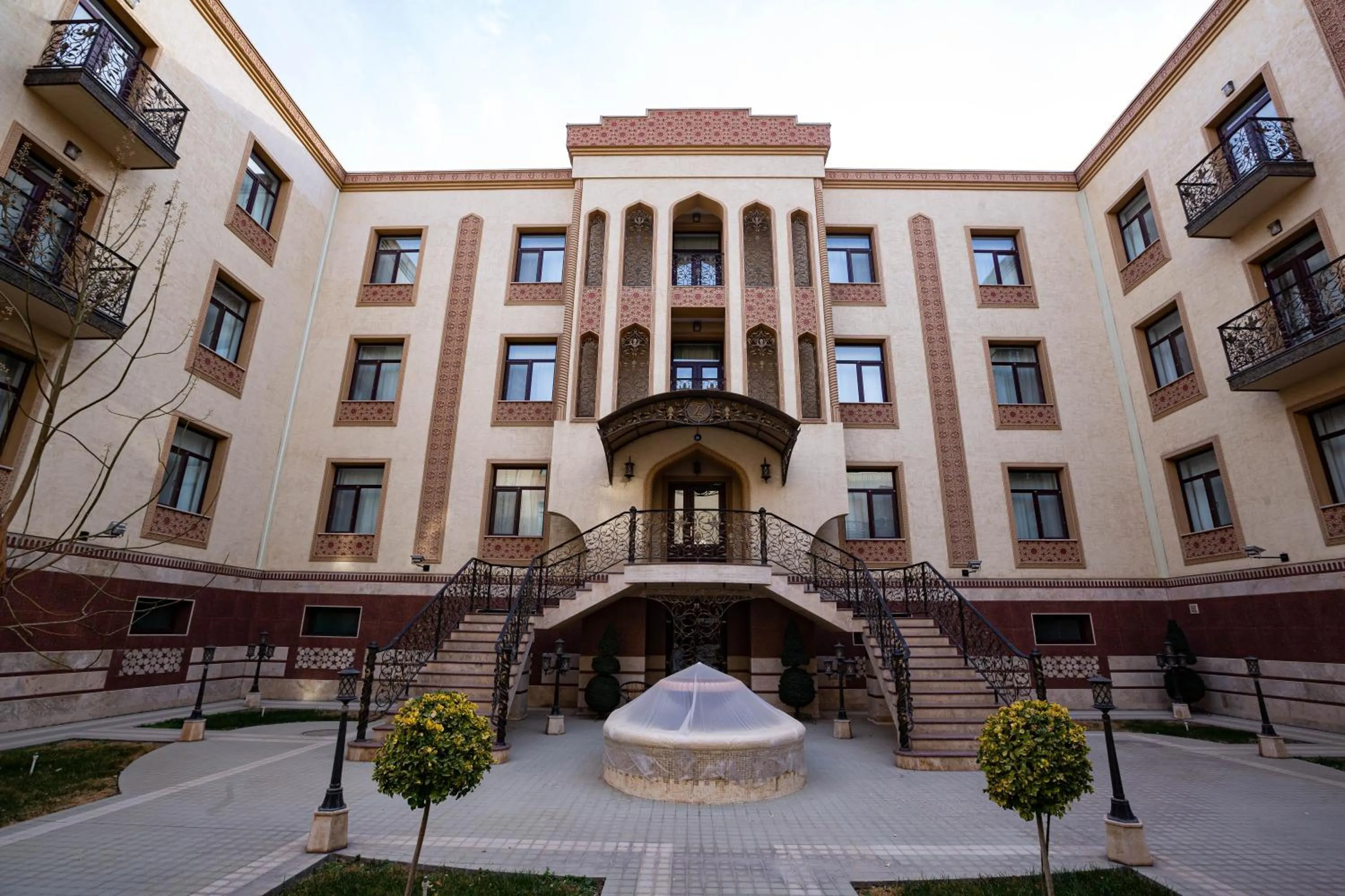 Location in Zargaron Plaza