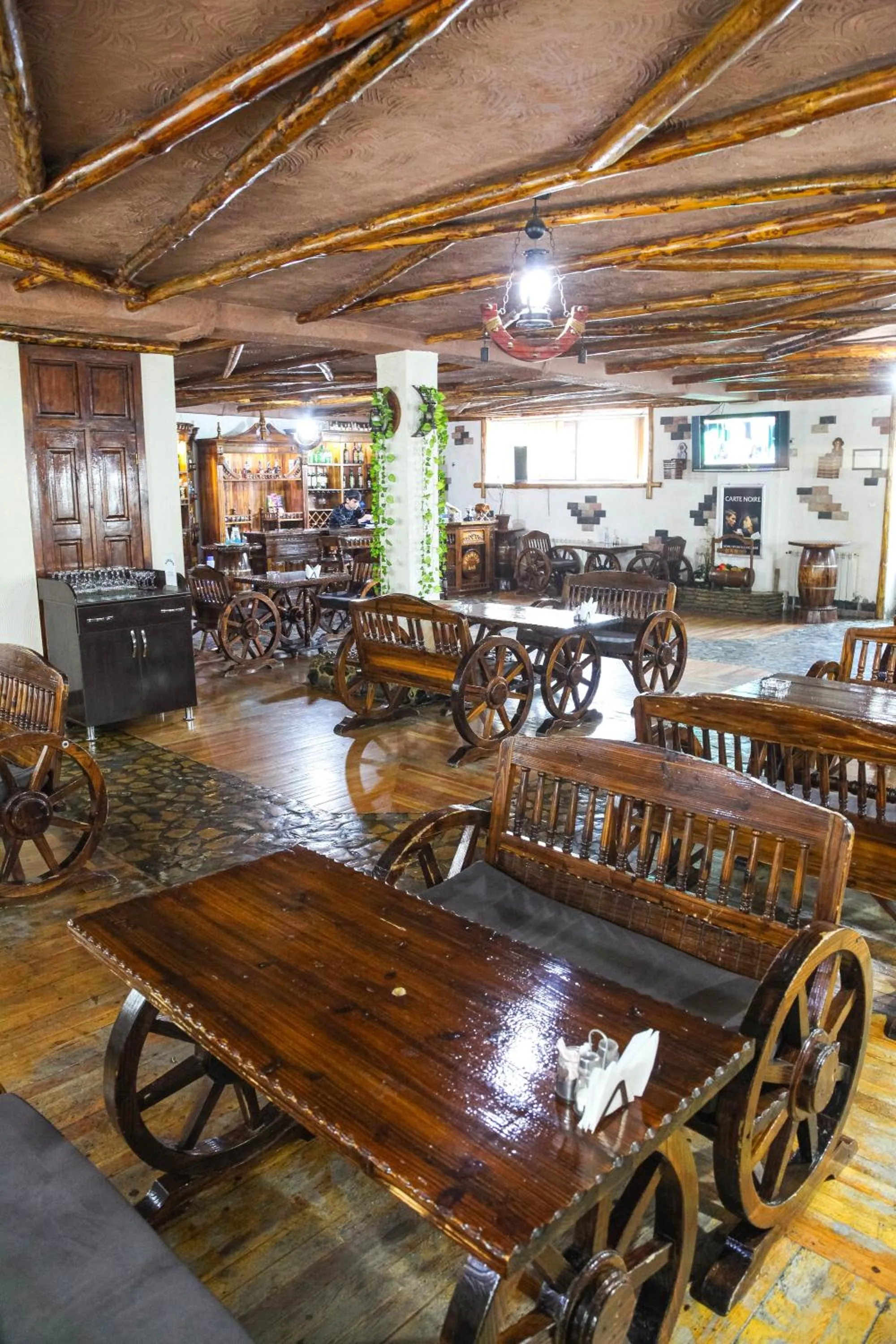 Lounge or bar in Zargaron Plaza