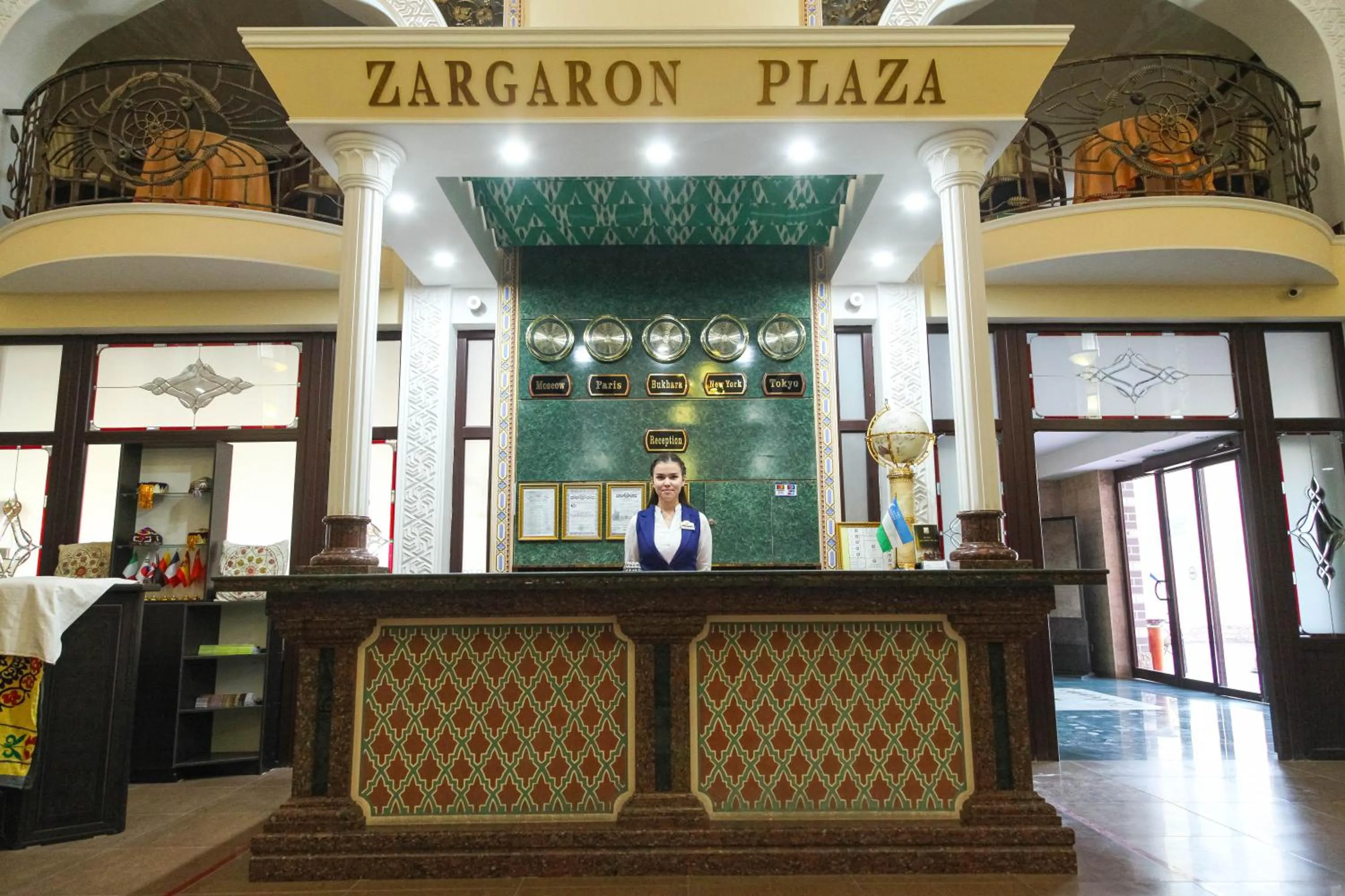 Lobby or reception in Zargaron Plaza