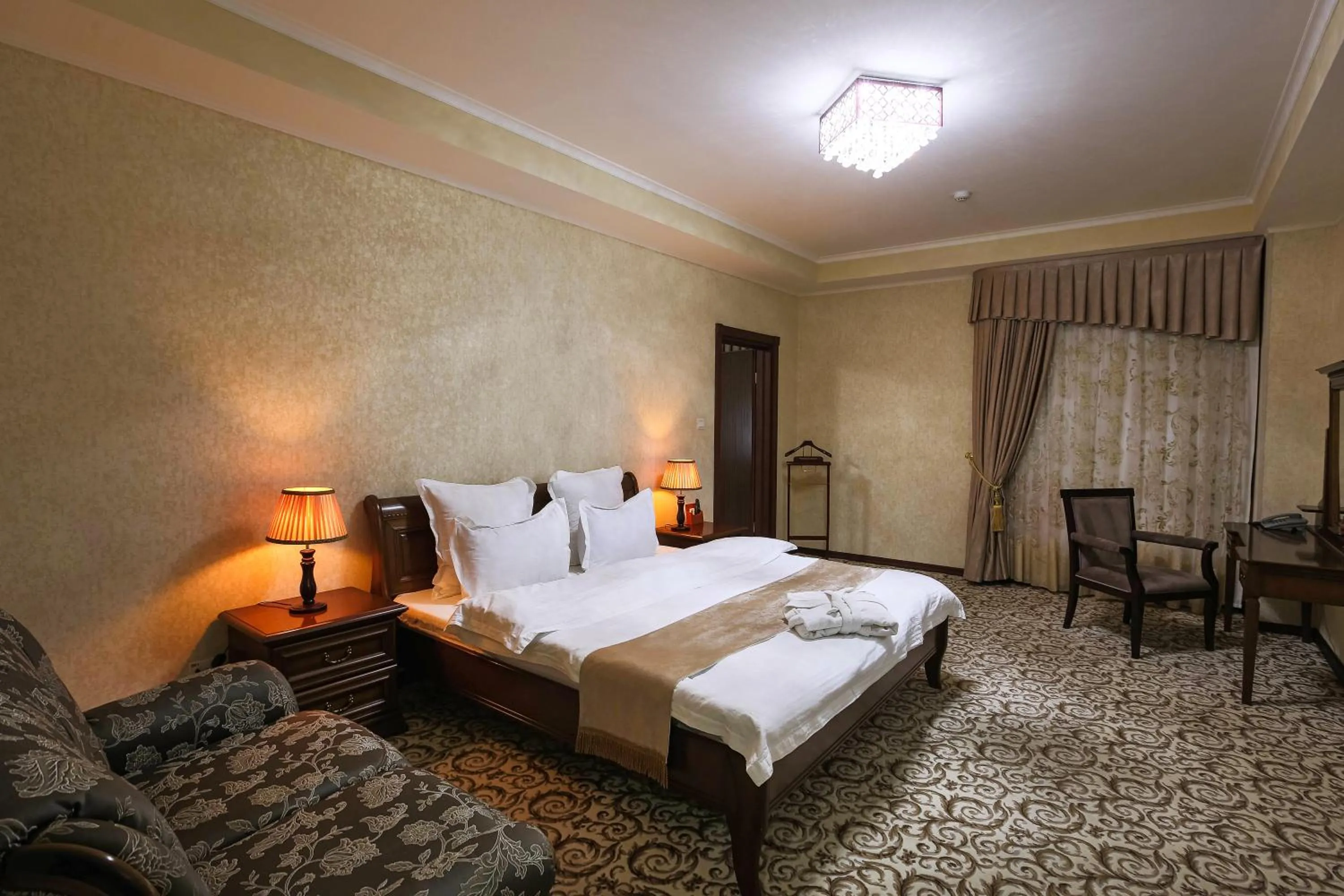 Bedroom in Zargaron Plaza