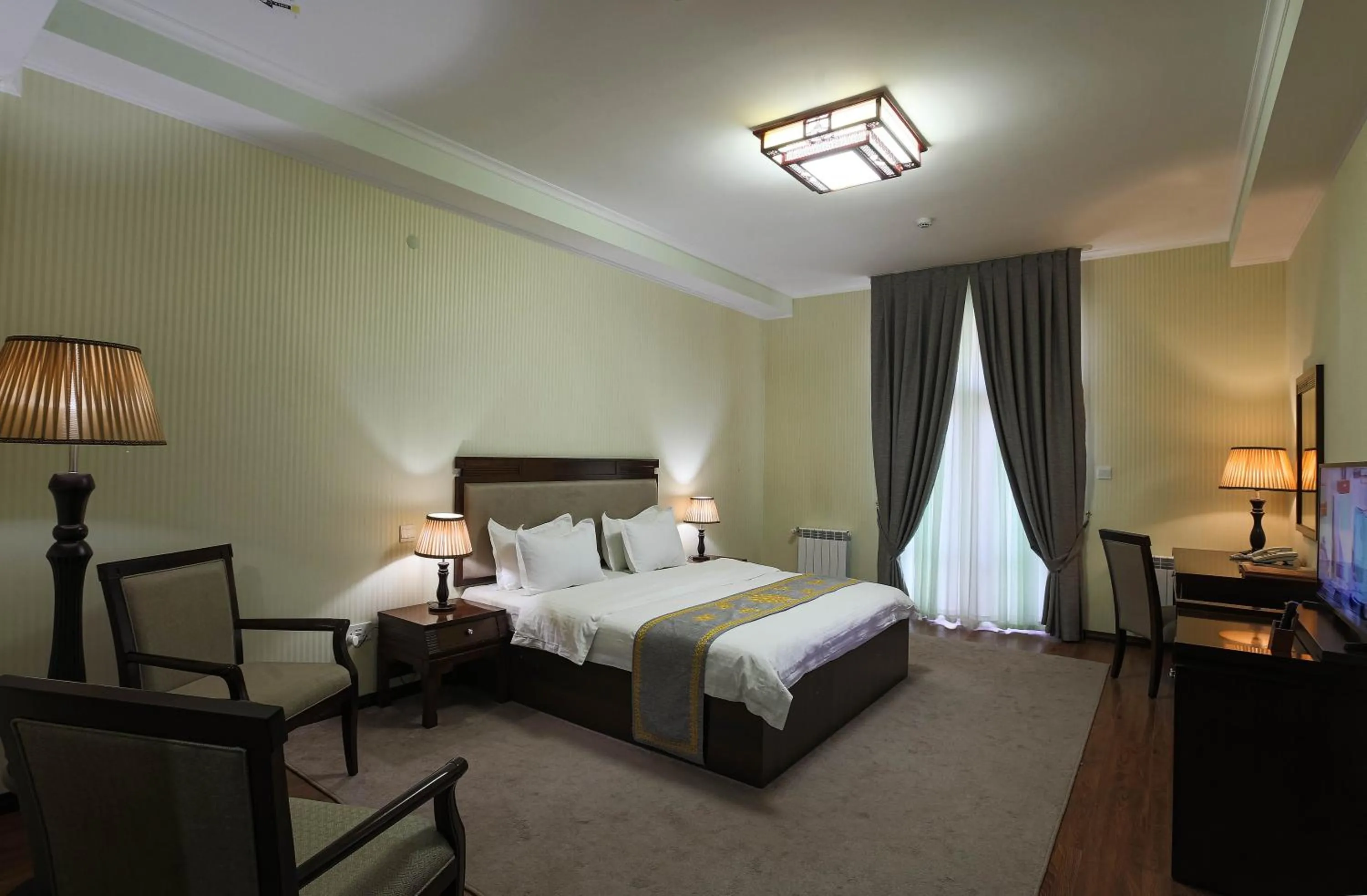 Photo of the whole room in Zargaron Plaza