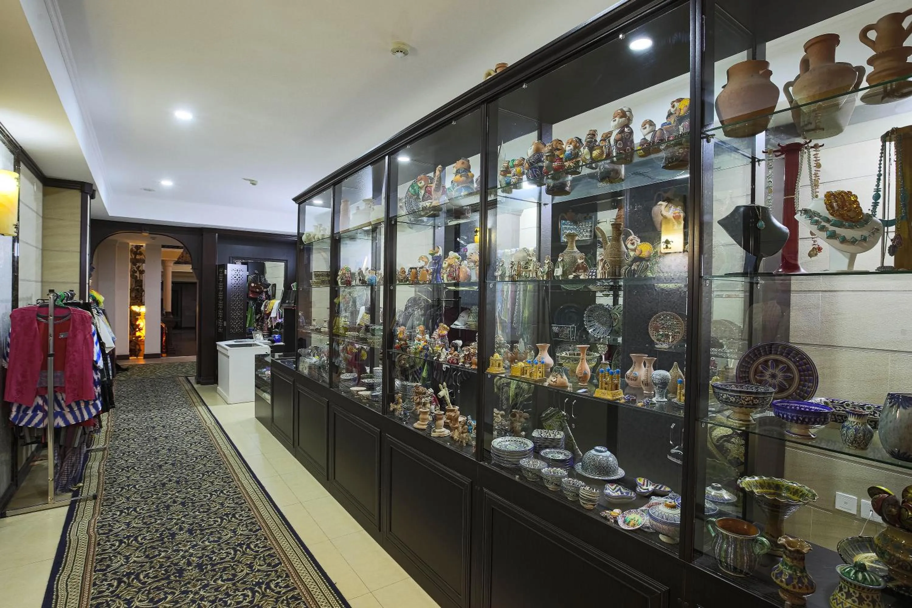 On-site shops in Zargaron Plaza