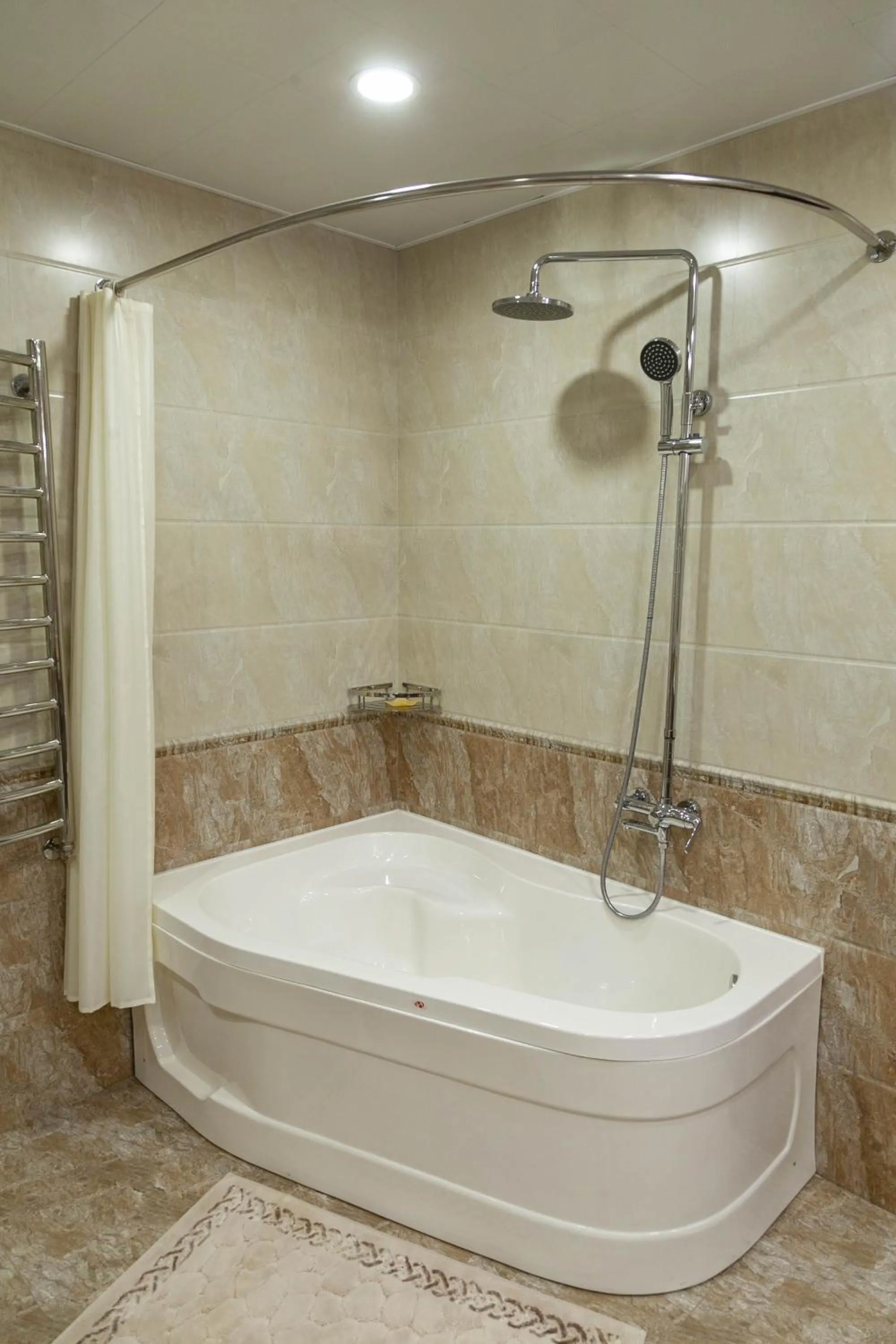 Shower in Zargaron Plaza