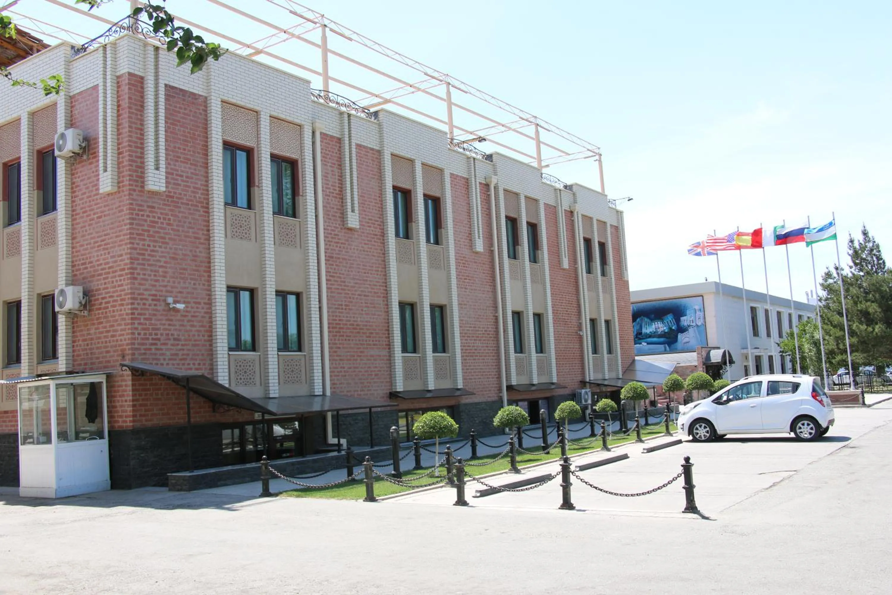 Property building in Zargaron Plaza