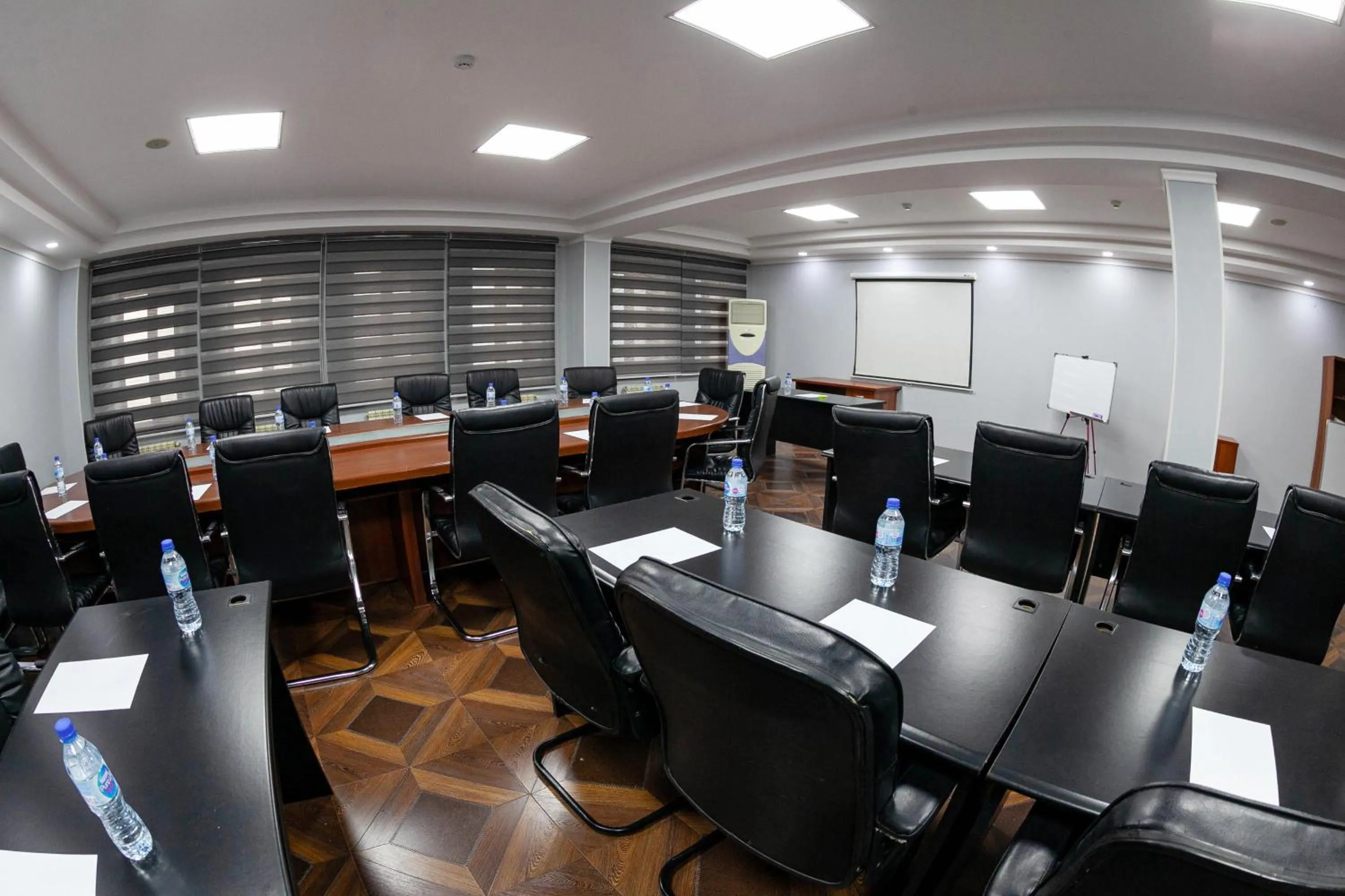 Meeting/conference room in Zargaron Plaza