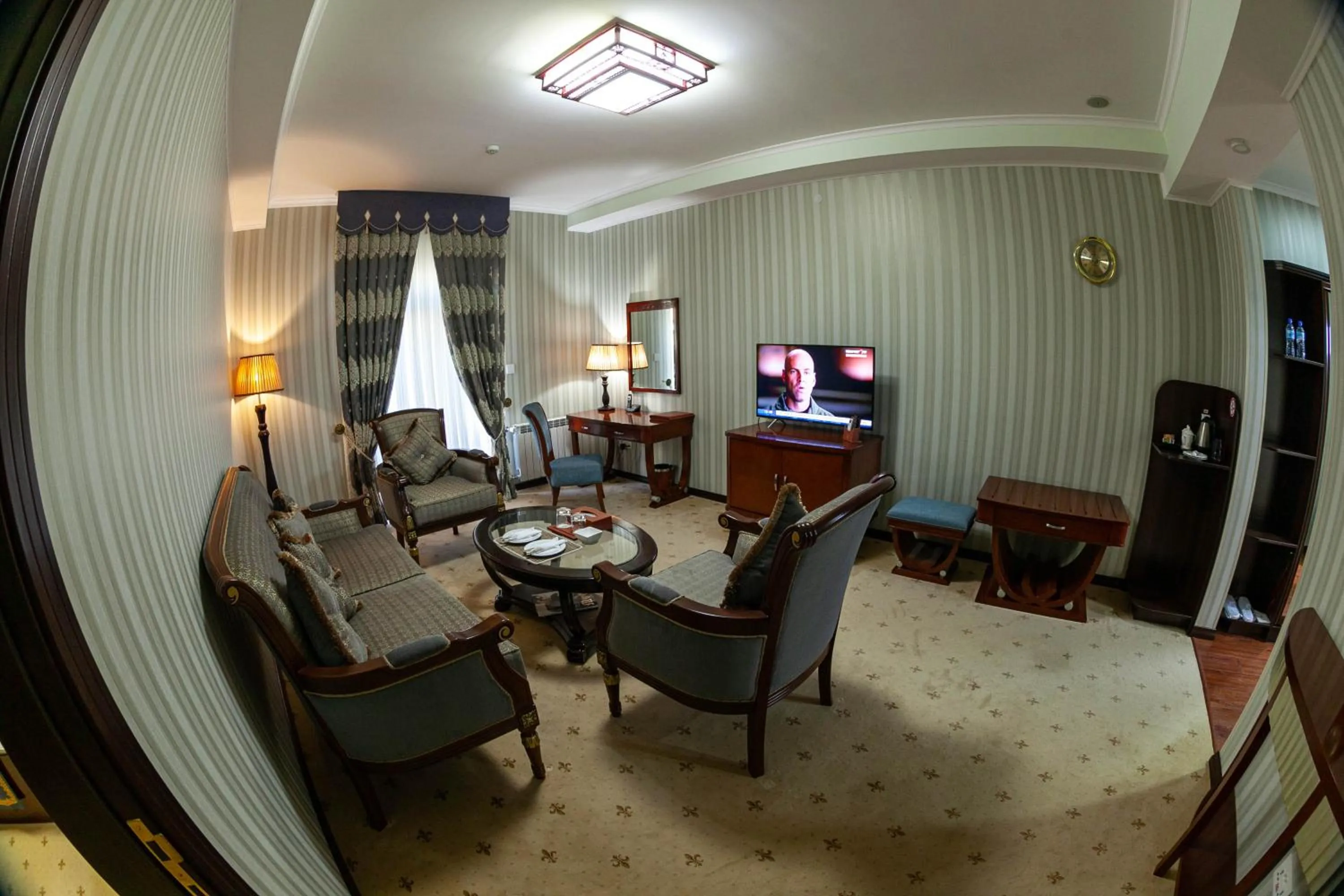 TV and multimedia in Zargaron Plaza