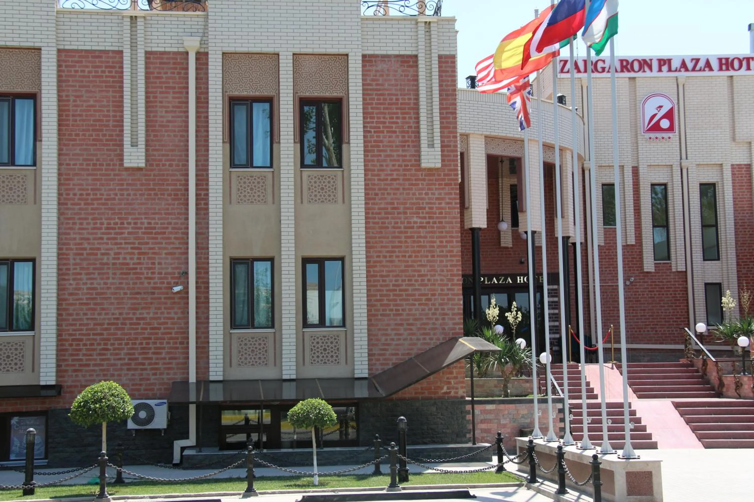 Property building in Zargaron Plaza