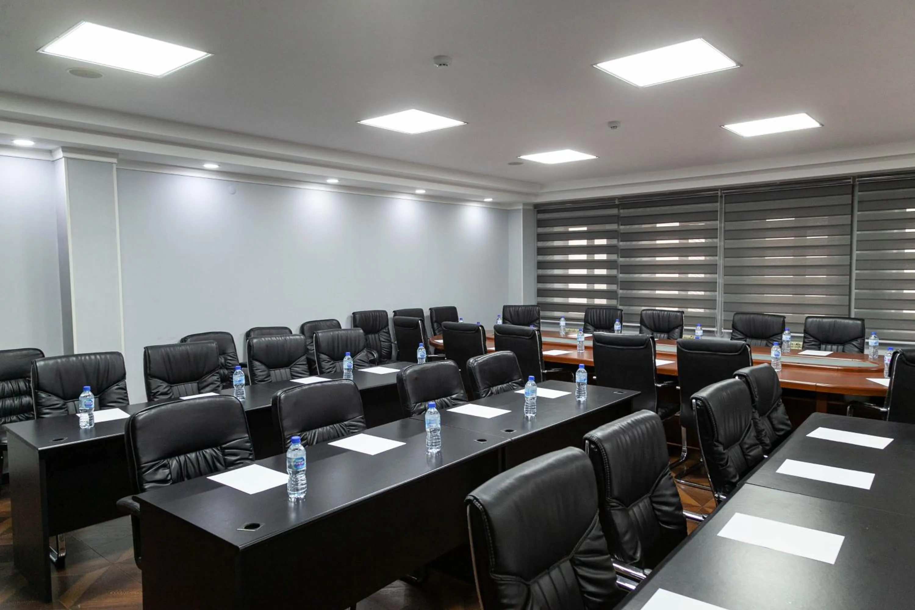 Meeting/conference room in Zargaron Plaza