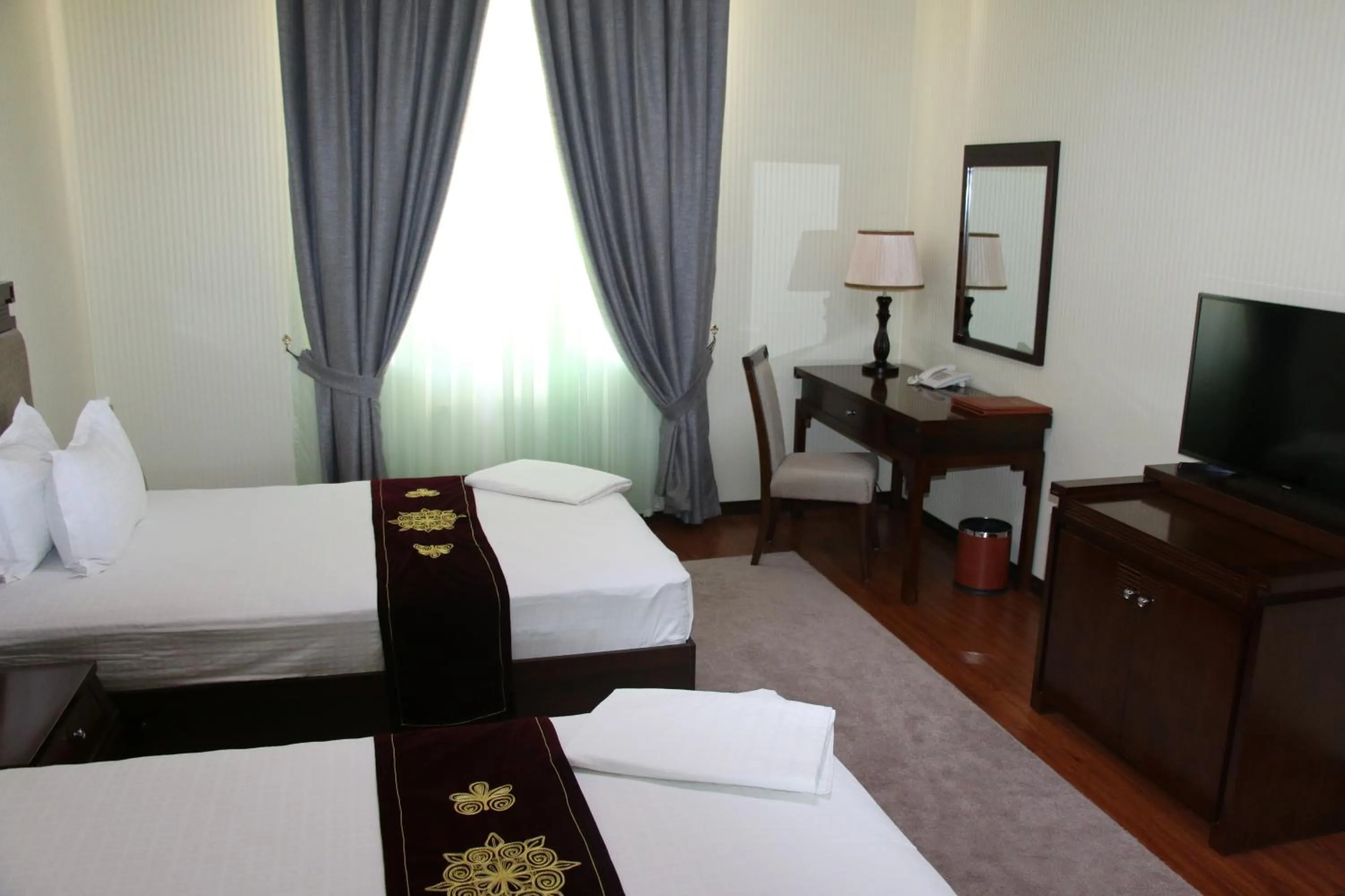 Bed in Zargaron Plaza