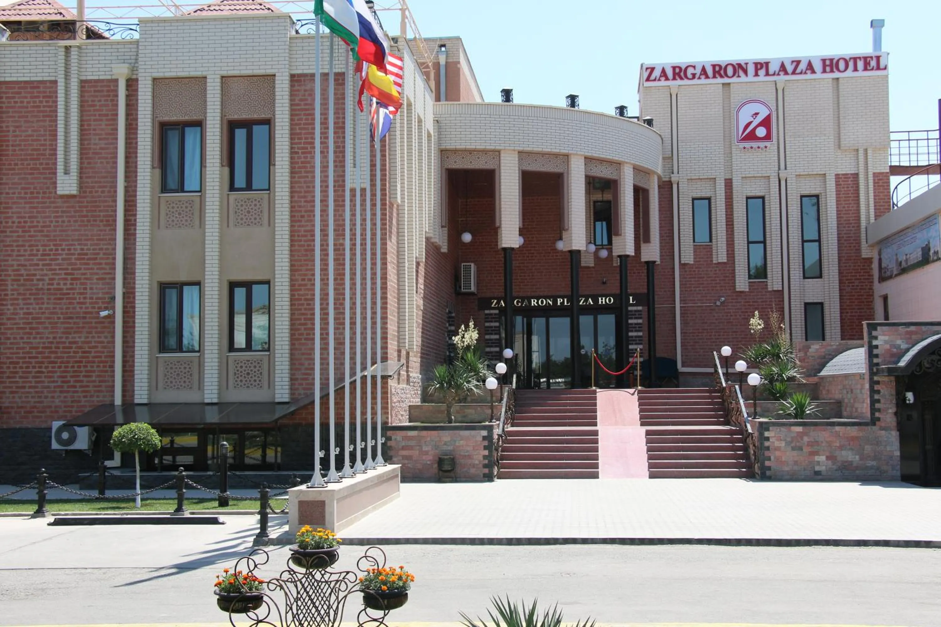 Property building in Zargaron Plaza