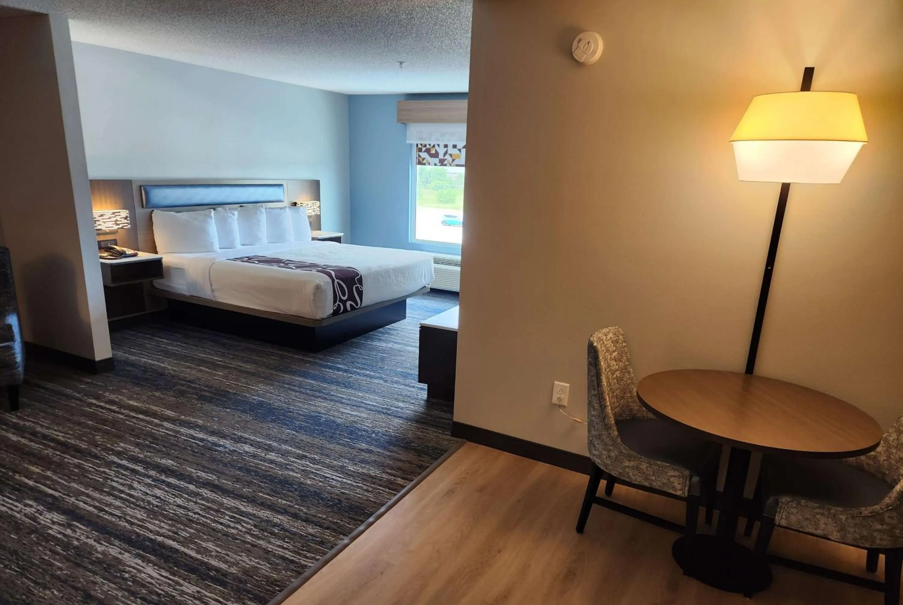 Photo of the whole room, Bed in La Quinta by Wyndham Warner Robins - Robins AFB