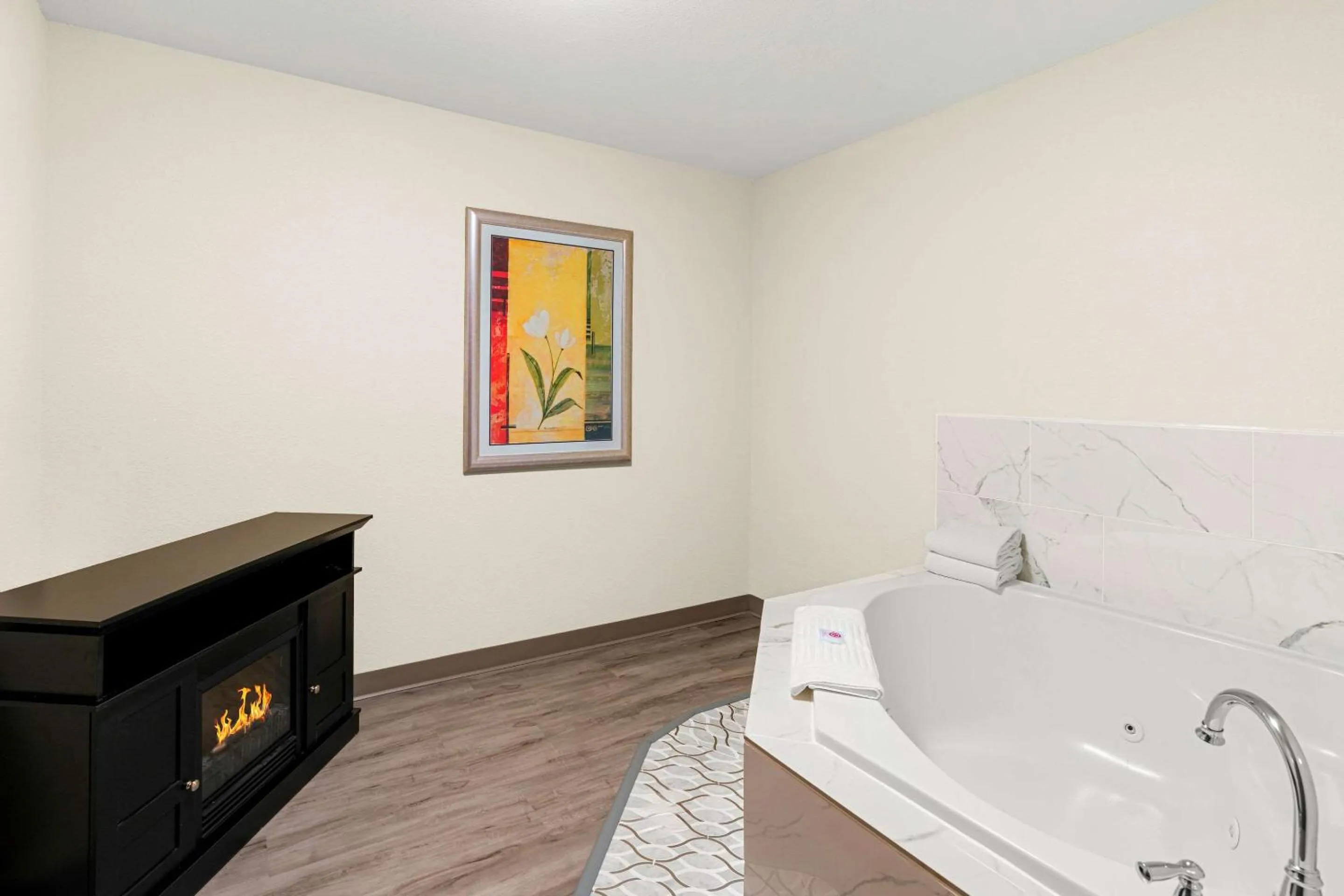 Bedroom, Bed in Comfort Suites Vacaville-Napa Valley Area