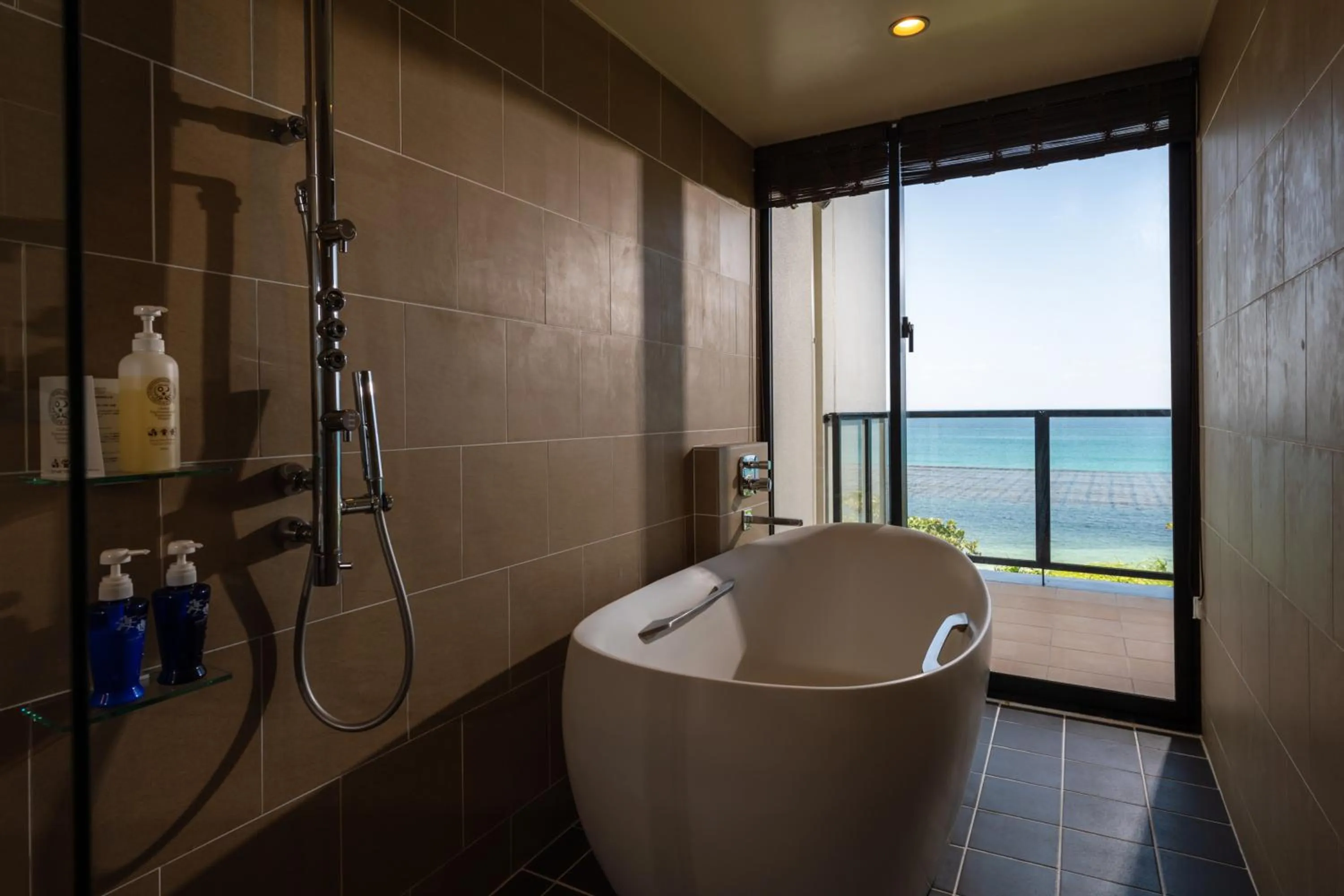 Shower in Condominium NOOSA