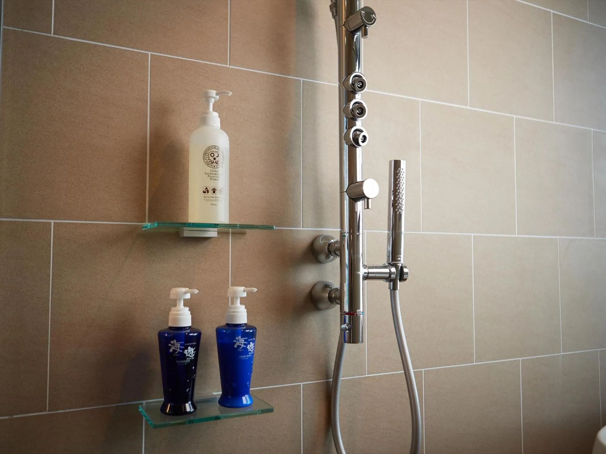 Shower in Condominium NOOSA