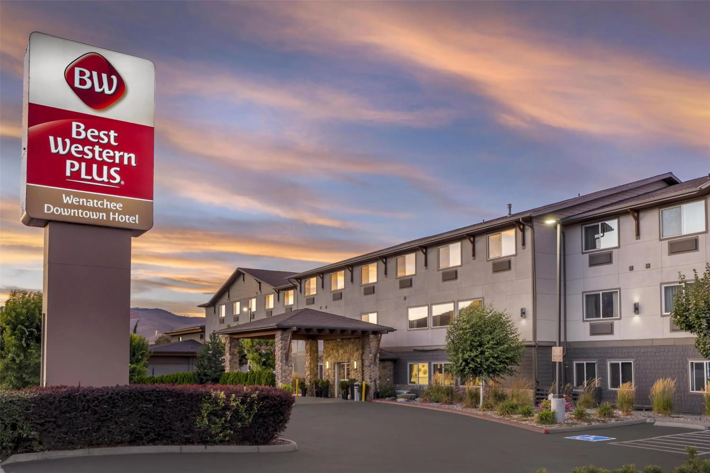 Property building in Best Western Plus Wenatchee Downtown Hotel
