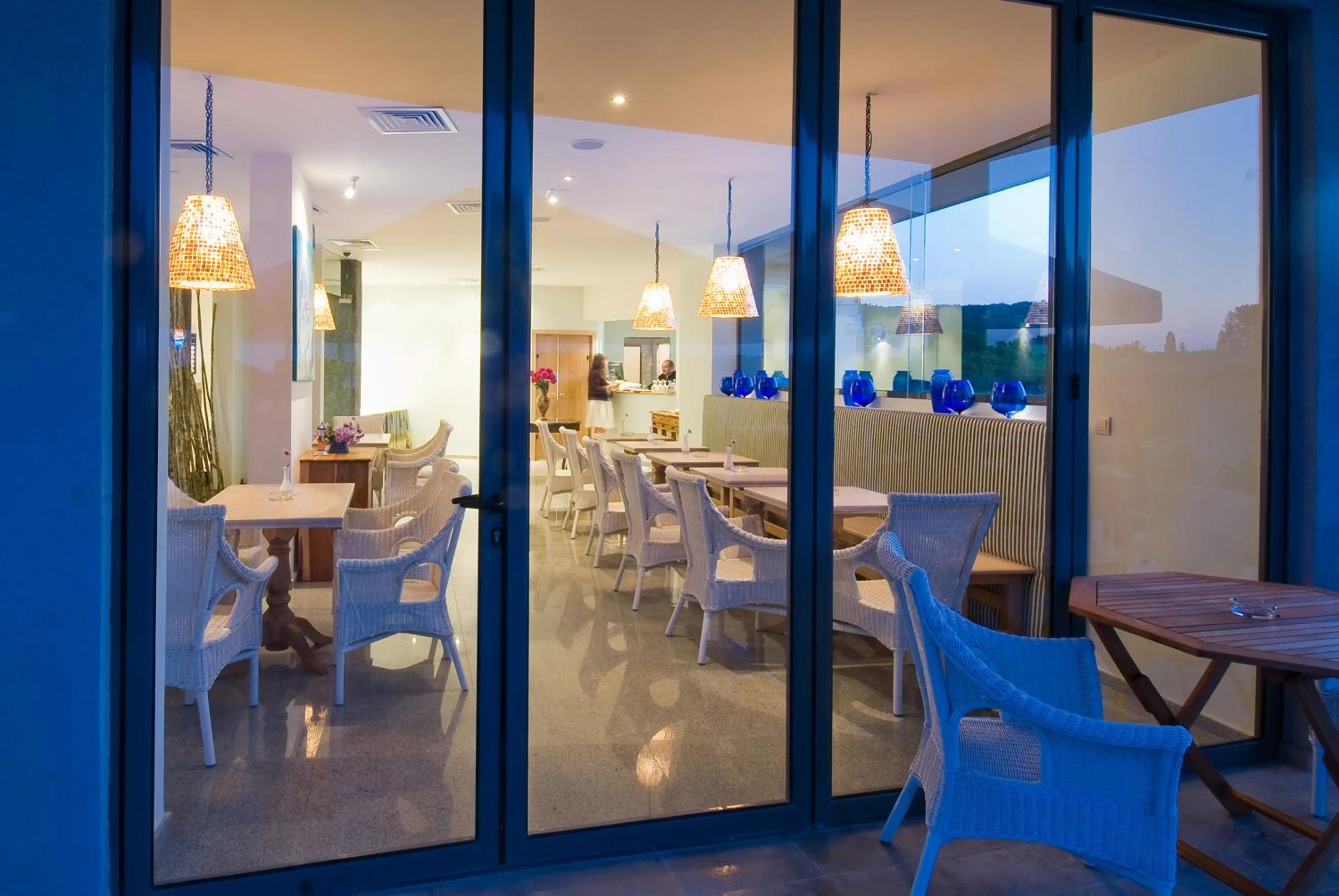 Restaurant/places to eat in South Pearl