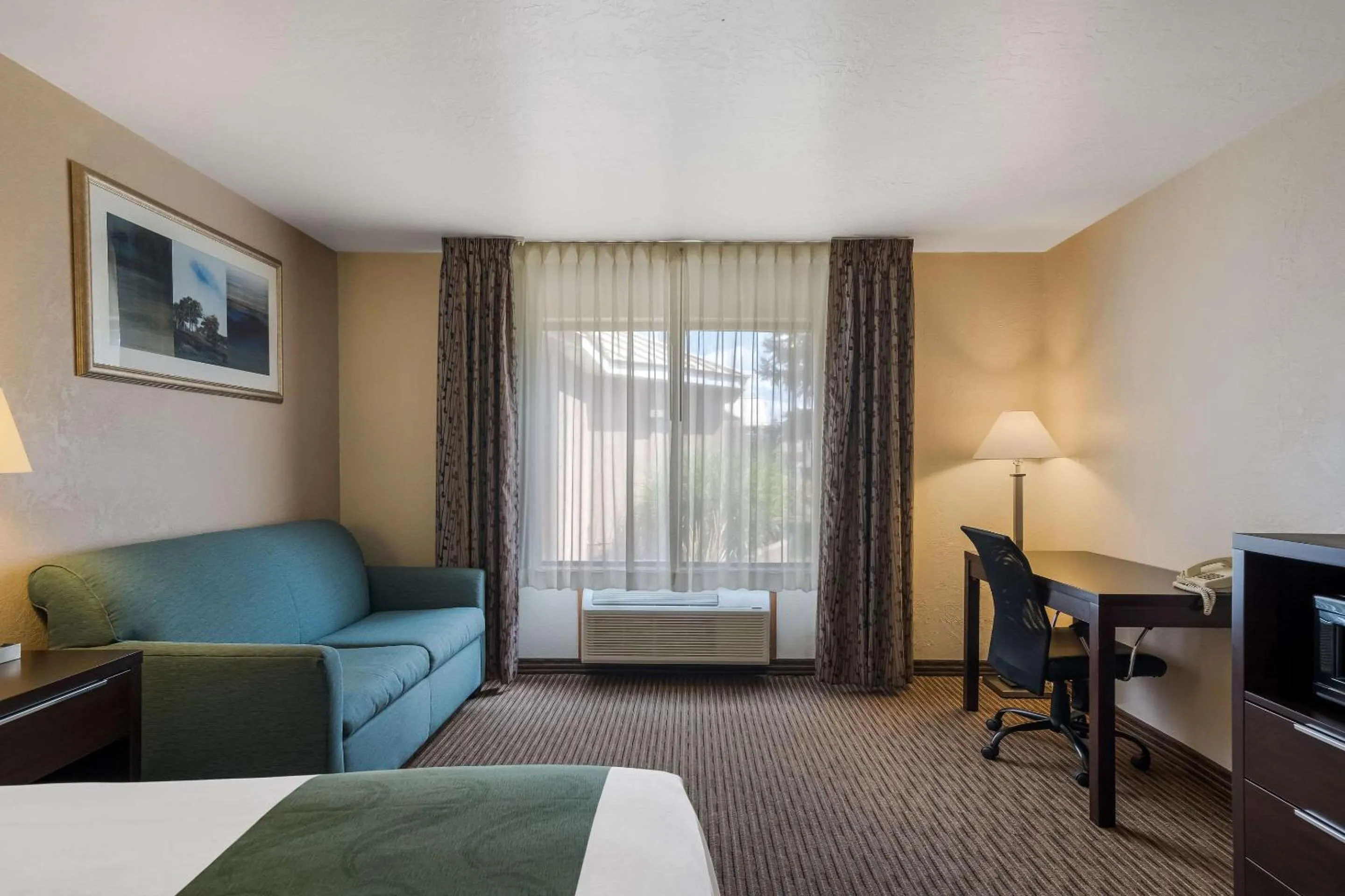 Bedroom, Bed in Quality Inn Richfield I-70