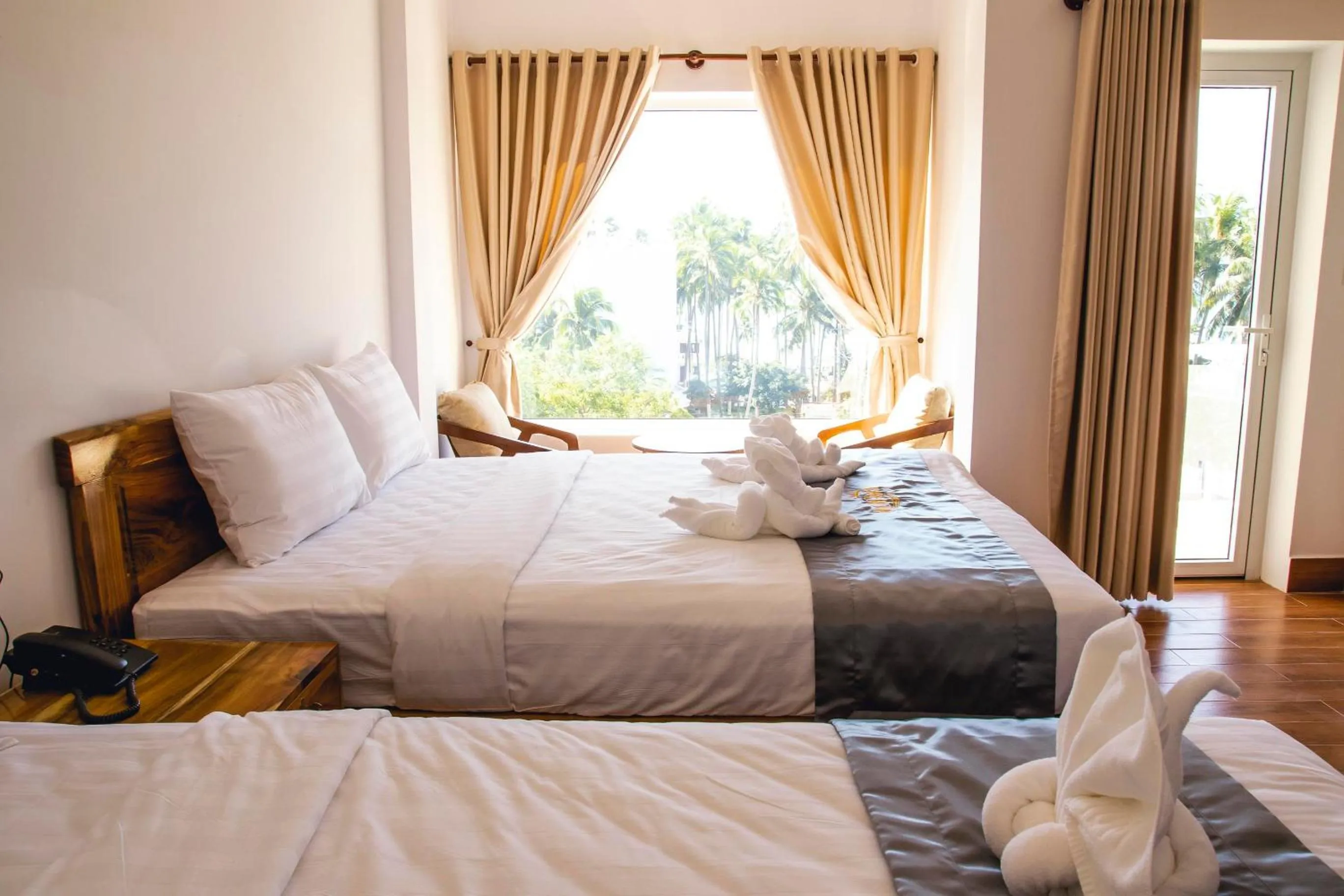 Bed in Mui Ne Beach Hotel