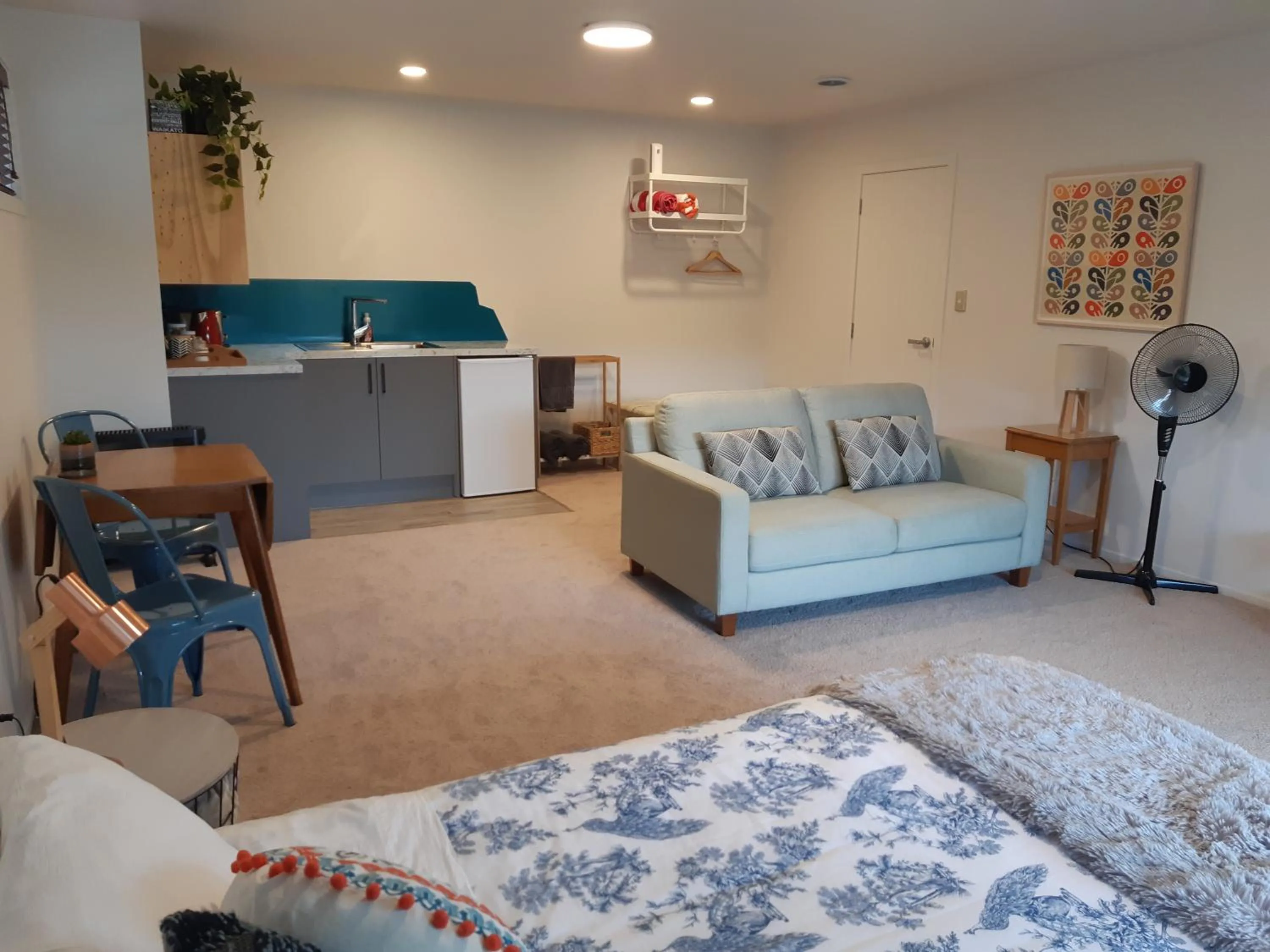 Kitchen or kitchenette in The End Lounge B&B