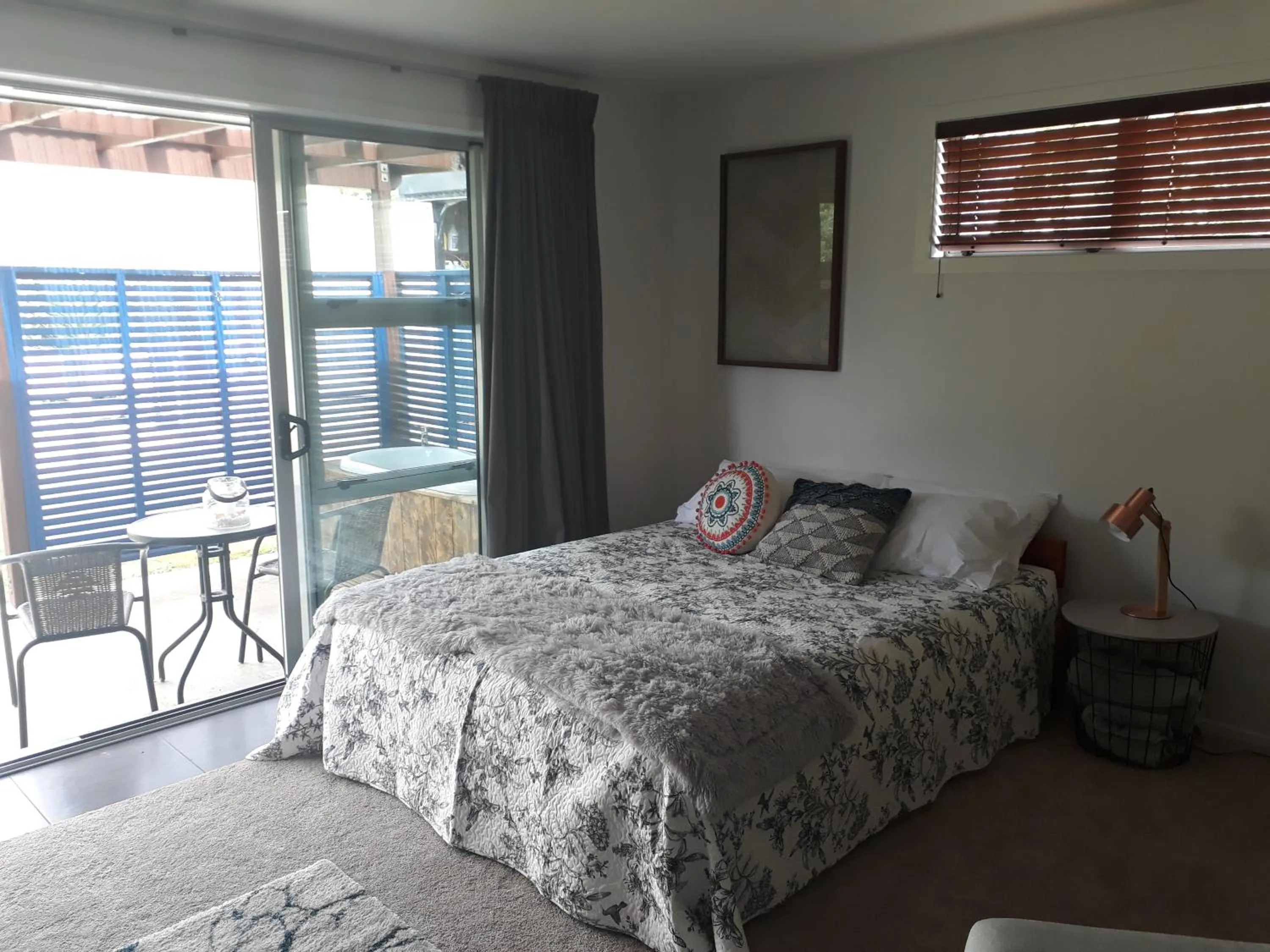 Bed in The End Lounge B&B