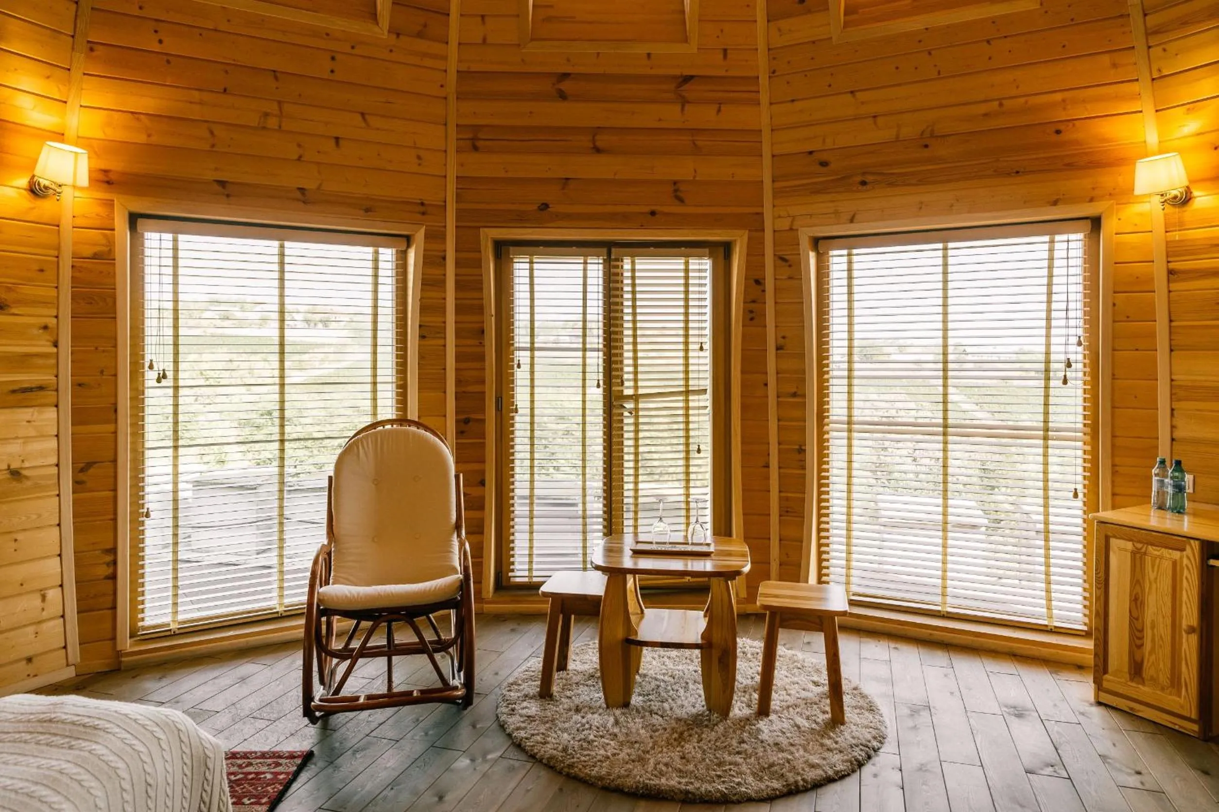Seating area, Bed in Chateau Purcari