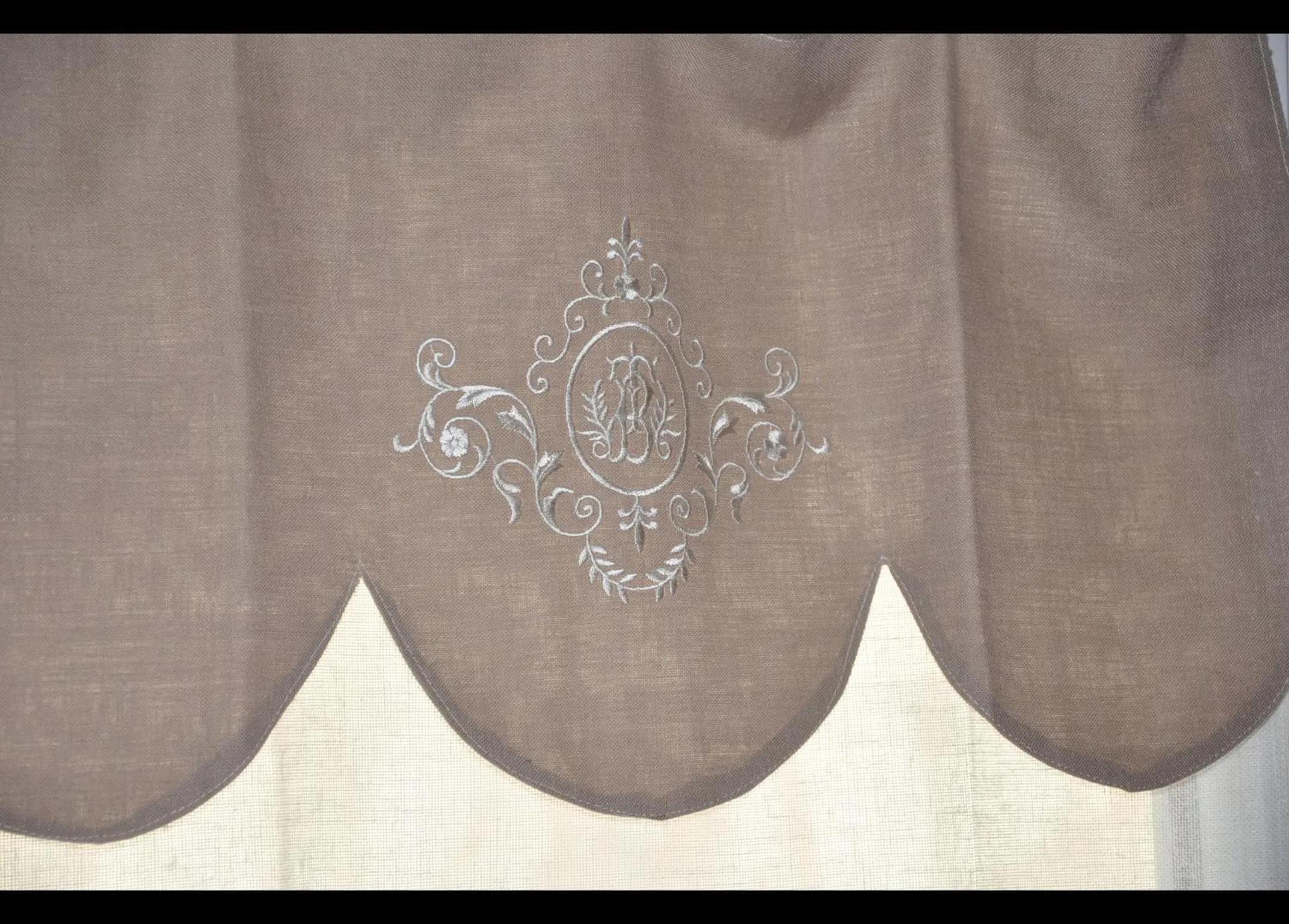 Decorative detail in Hôtel Select