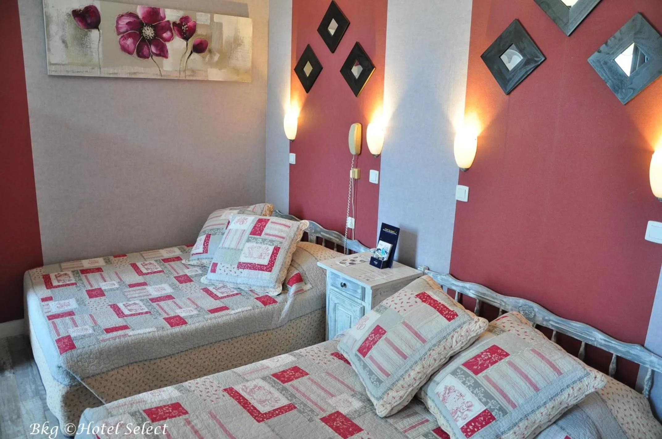 Property building in Hôtel Select