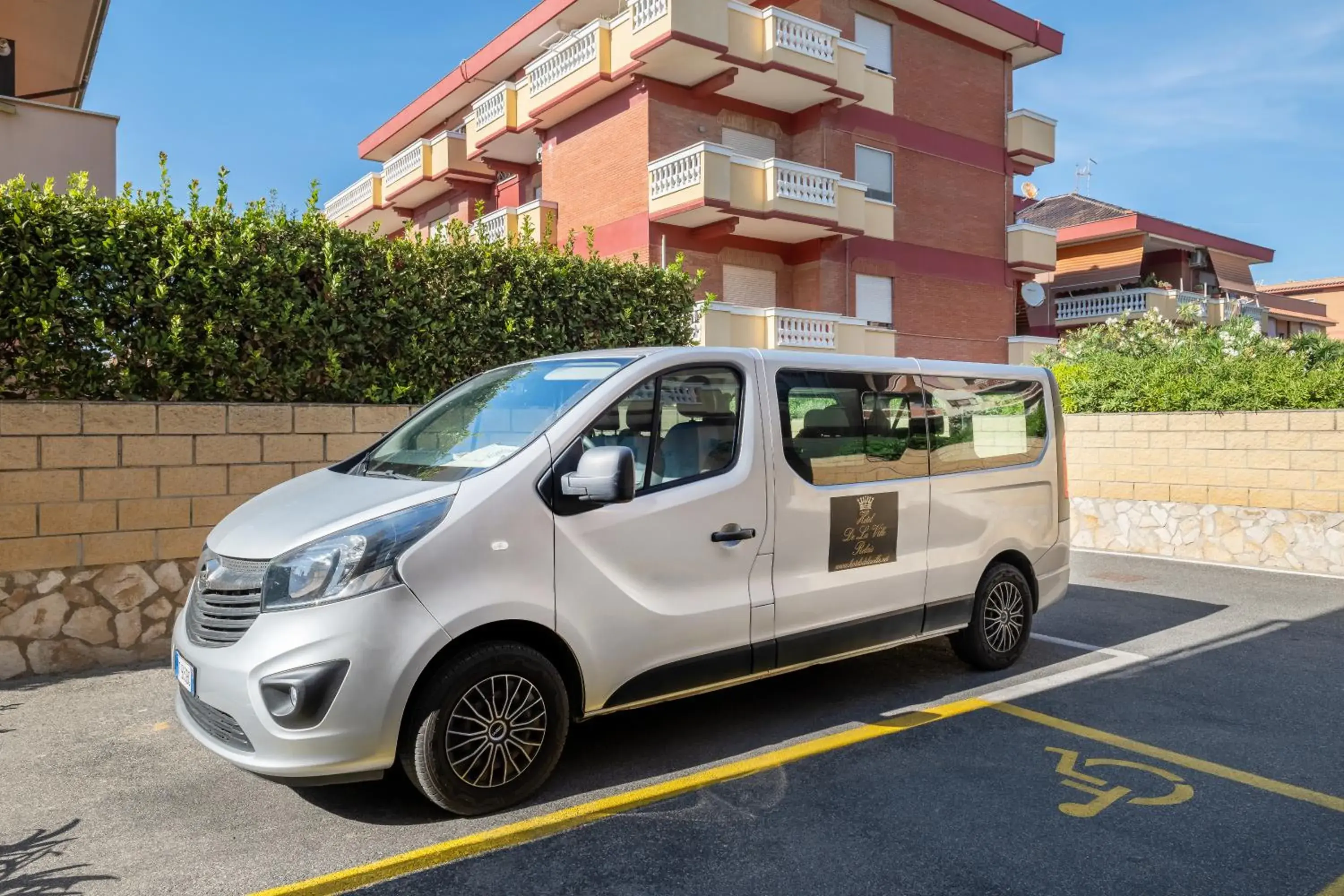 Single or Double Room in Hotel De La Ville Relais Single or Double Room in Hotel De La Ville Relais