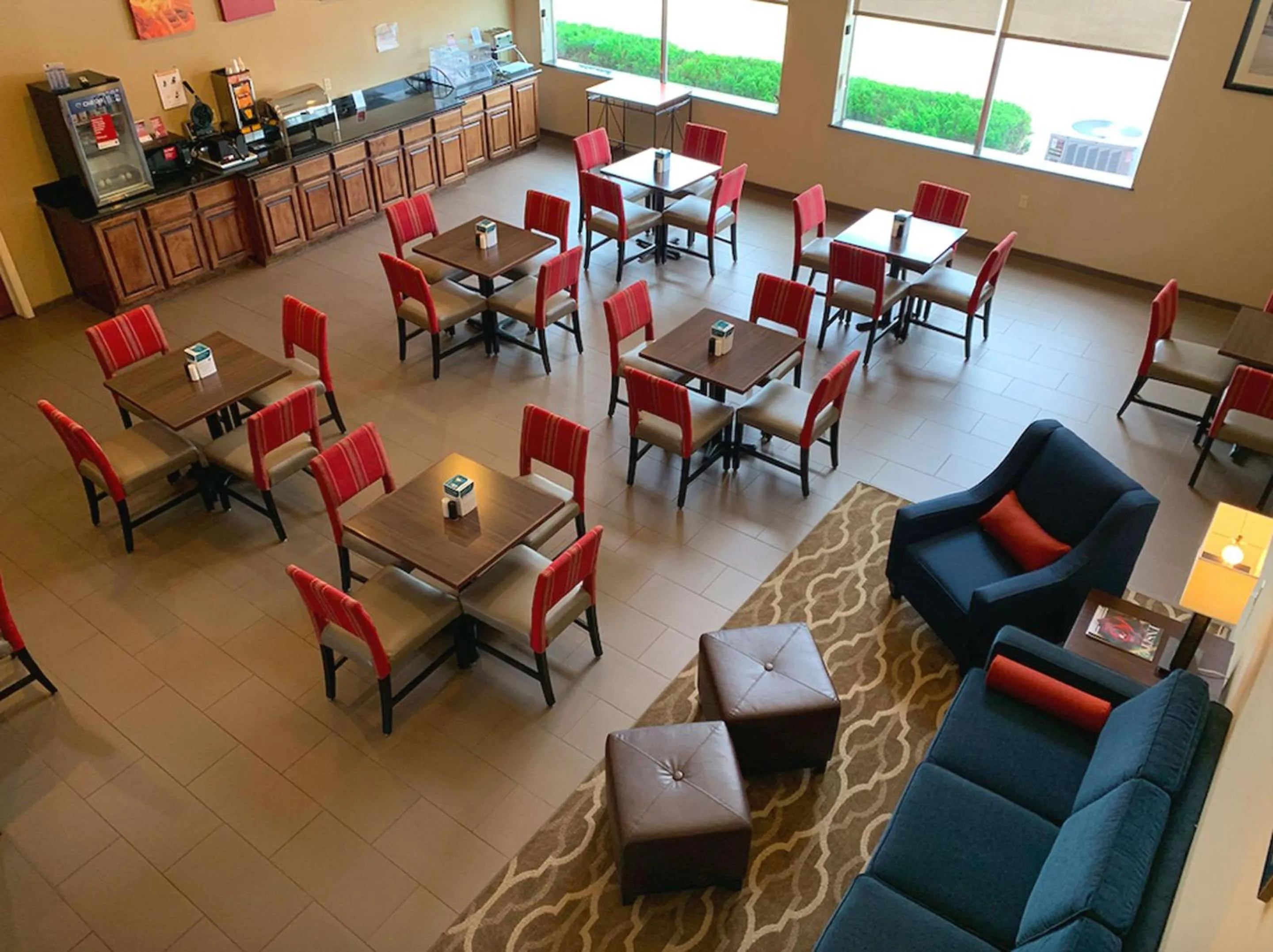 Restaurant/places to eat in Comfort Suites Texas Ave