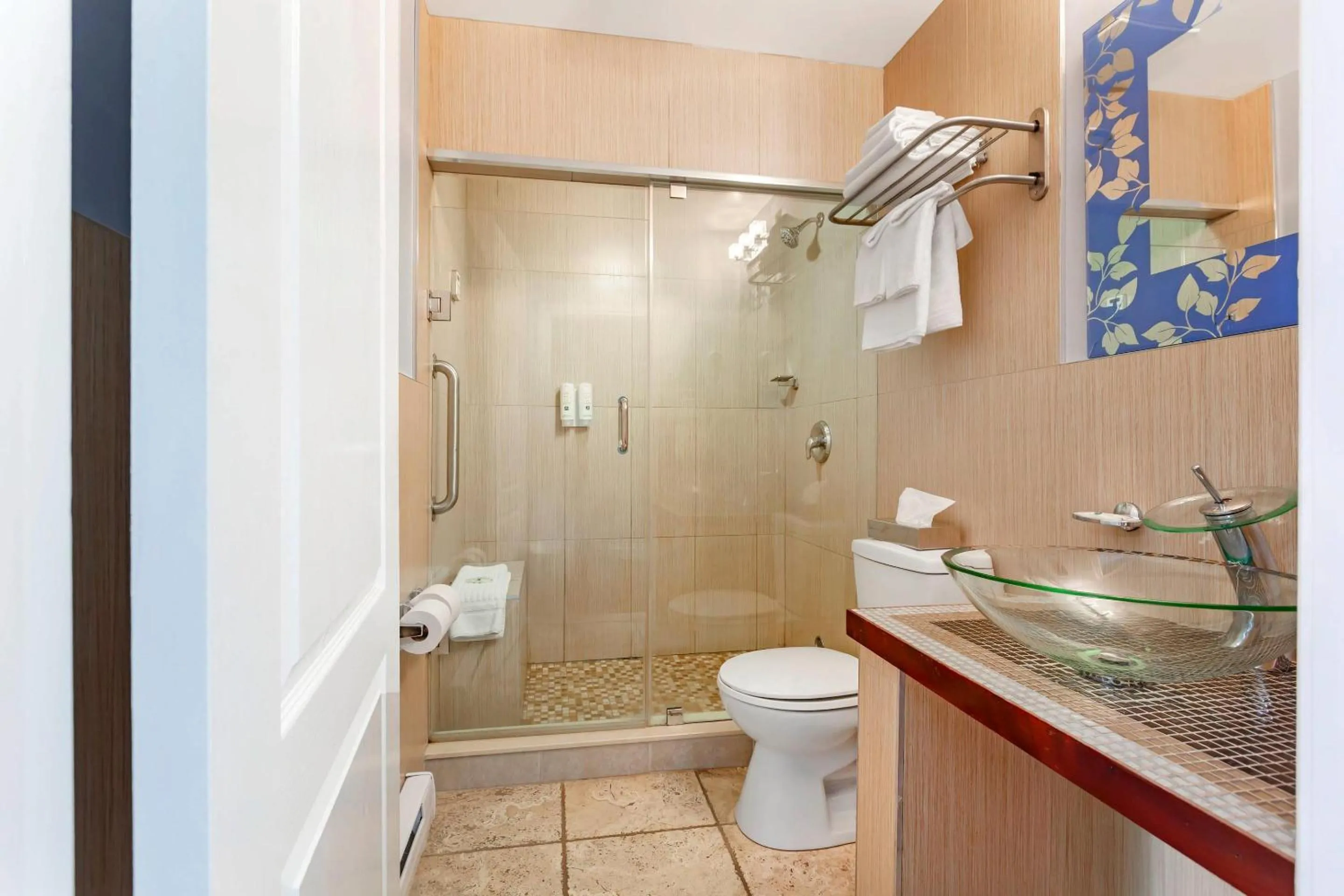 Bedroom in Quality Hotel Fallsview Cascade