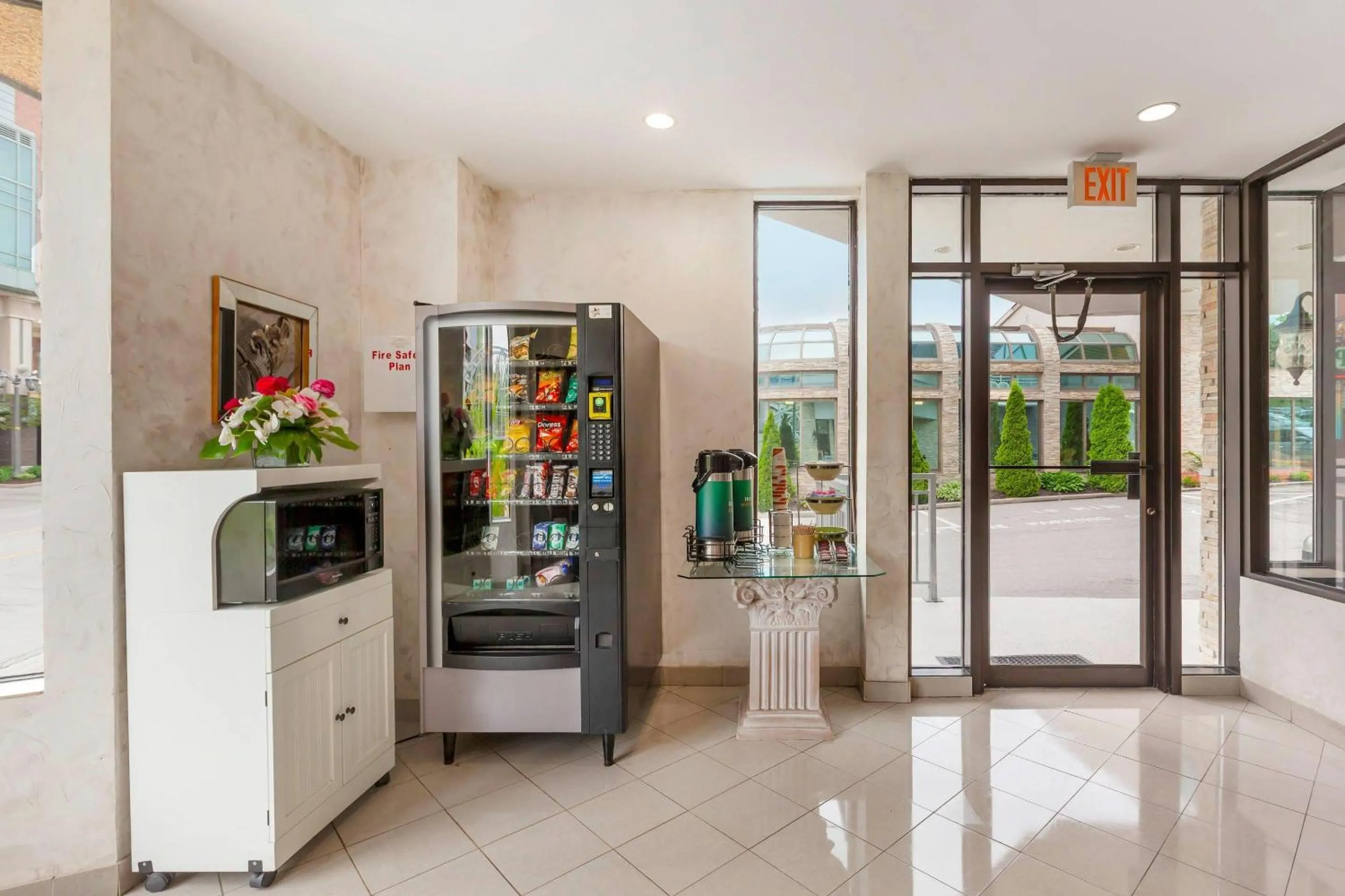 Lobby or reception in Quality Hotel Fallsview Cascade