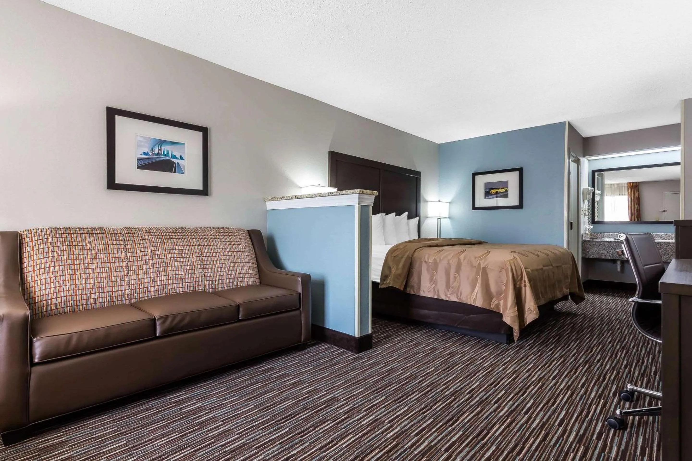 Photo of the whole room, Bed in Quality Inn & Suites Mooresville-Lake Norman