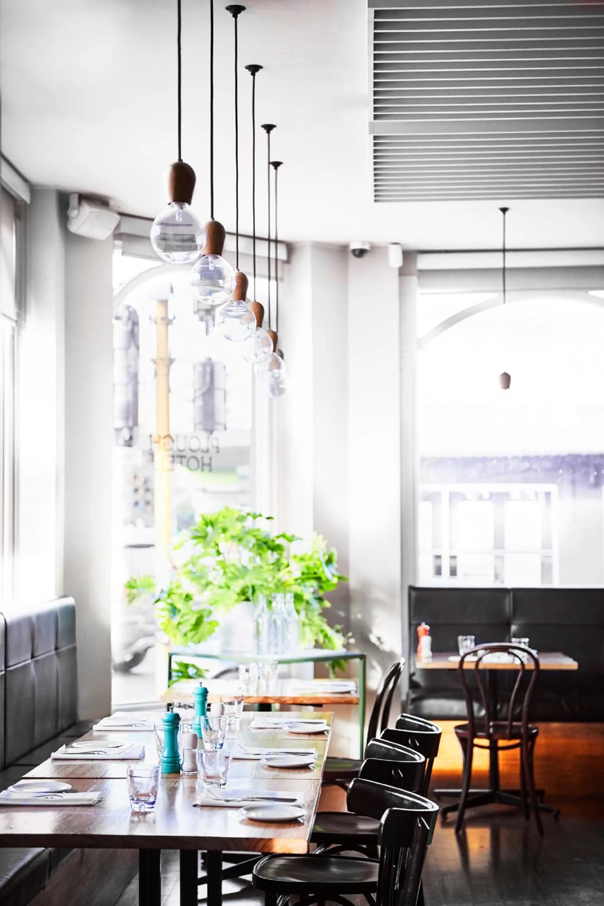 Restaurant/places to eat in Plough Hotel