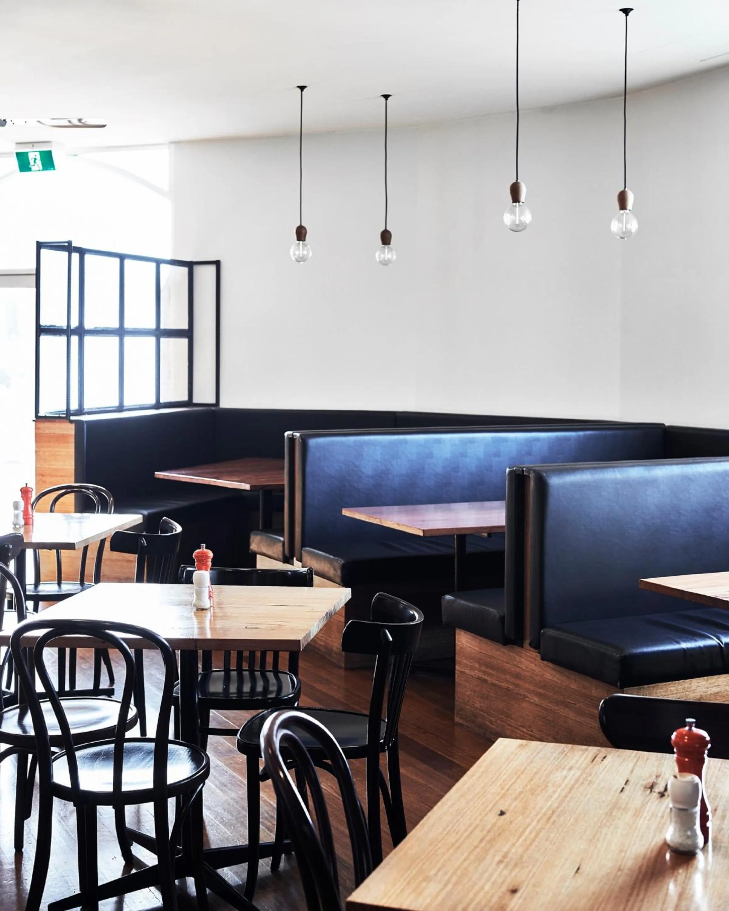 Restaurant/places to eat in Plough Hotel