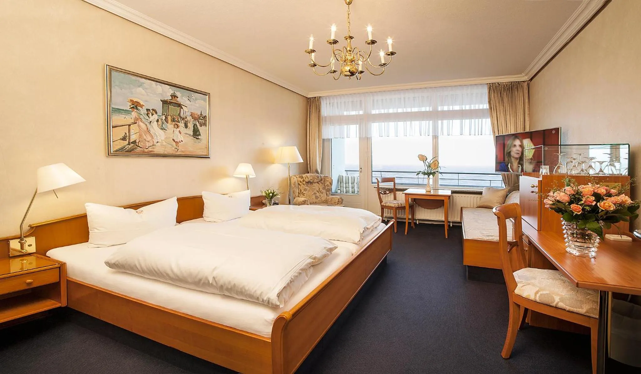 Photo of the whole room, Bed in Strandhotel Monbijou GmbH garni