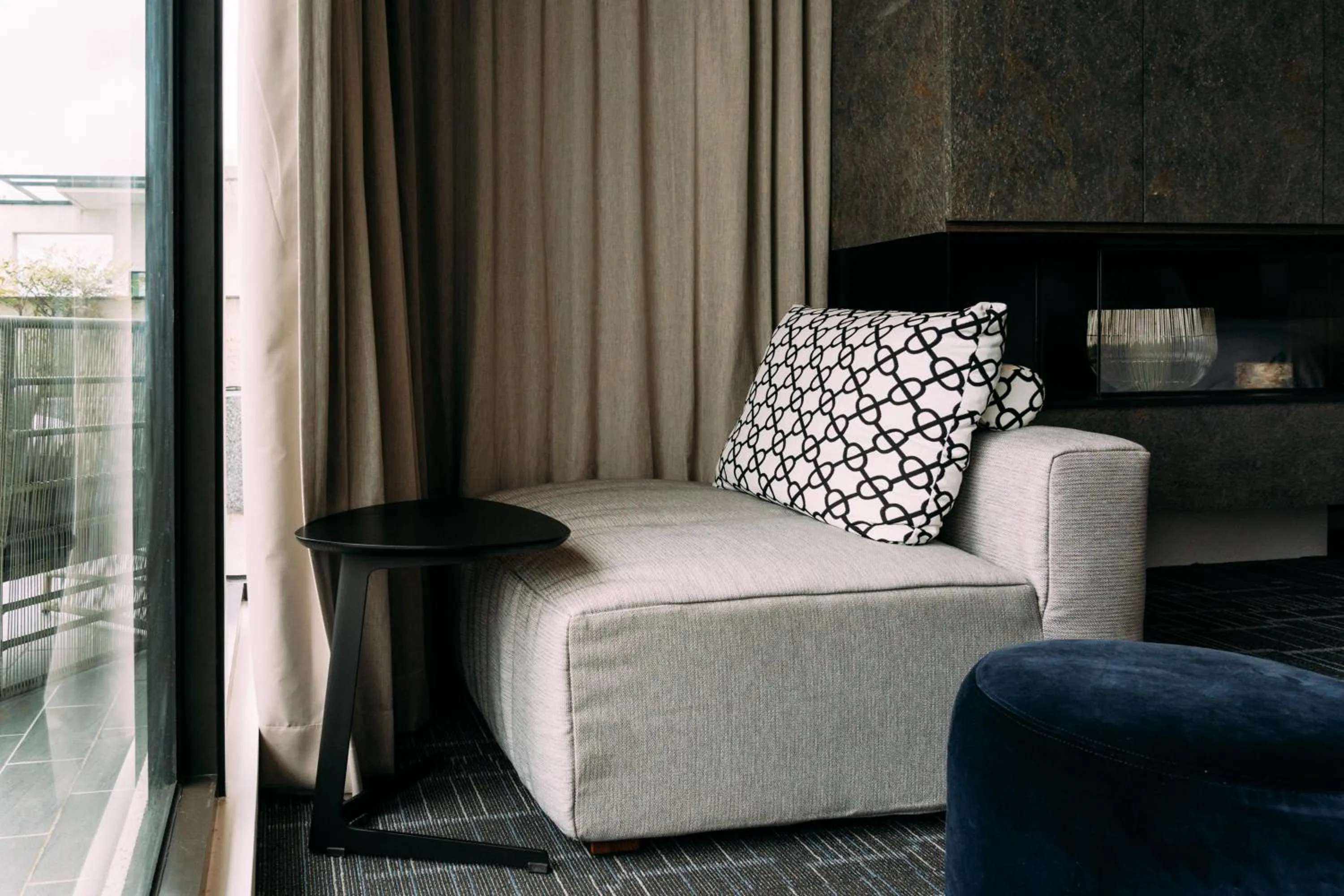 Seating area in Tsang Kuo Resort