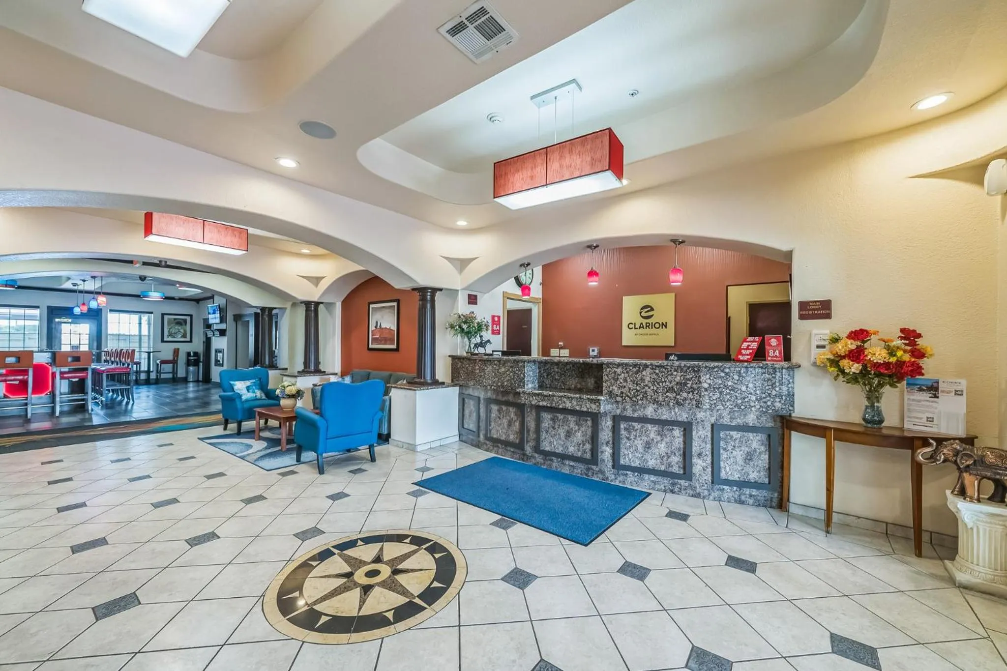 Lobby or reception in Clarion Inn & Suites Weatherford South