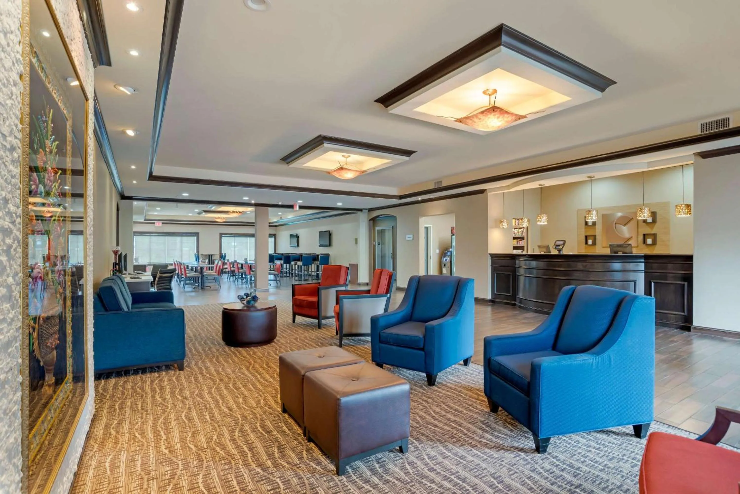 Lobby or reception in Comfort Suites Alexandria North